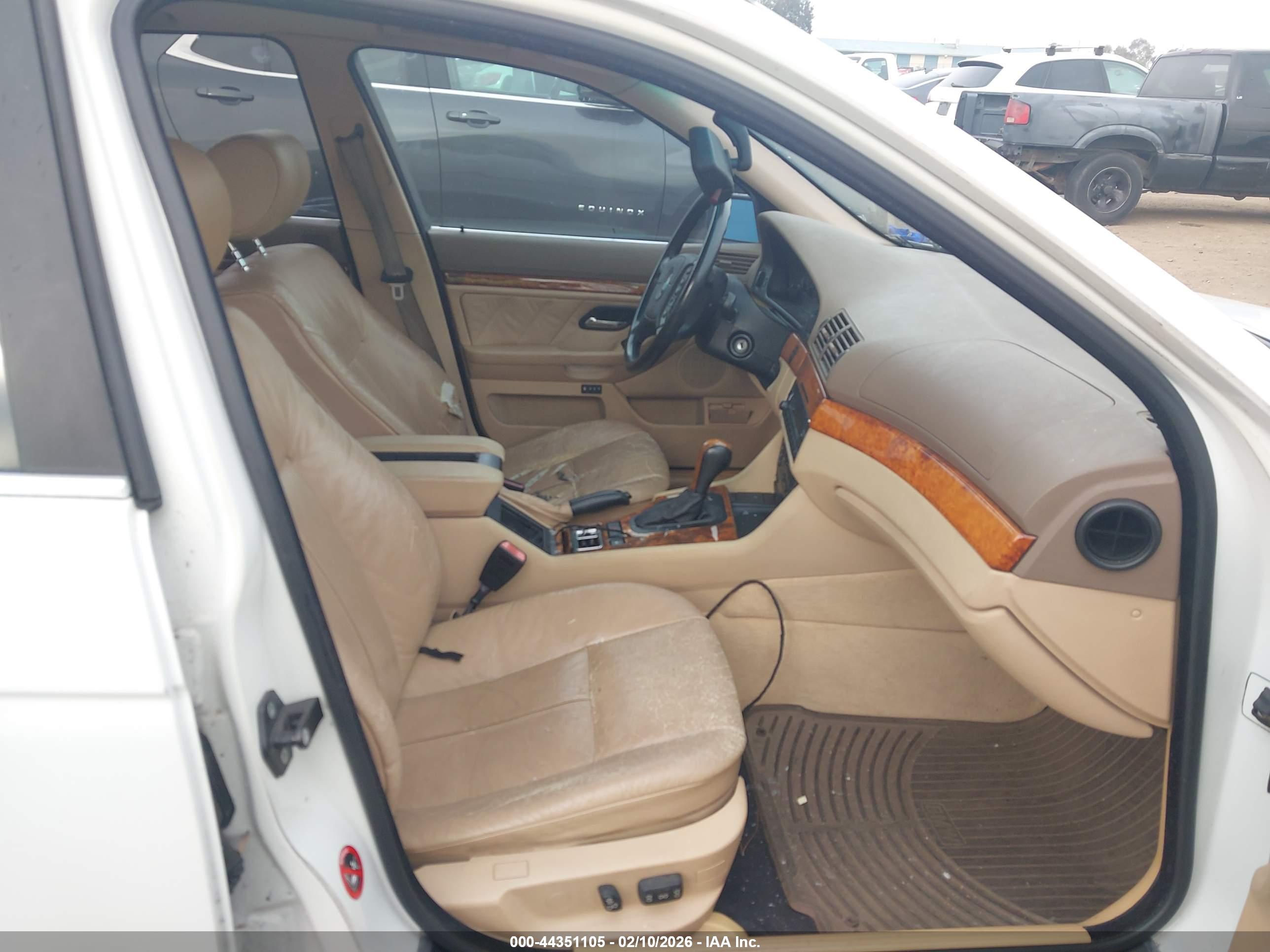 BMW 528I image 5