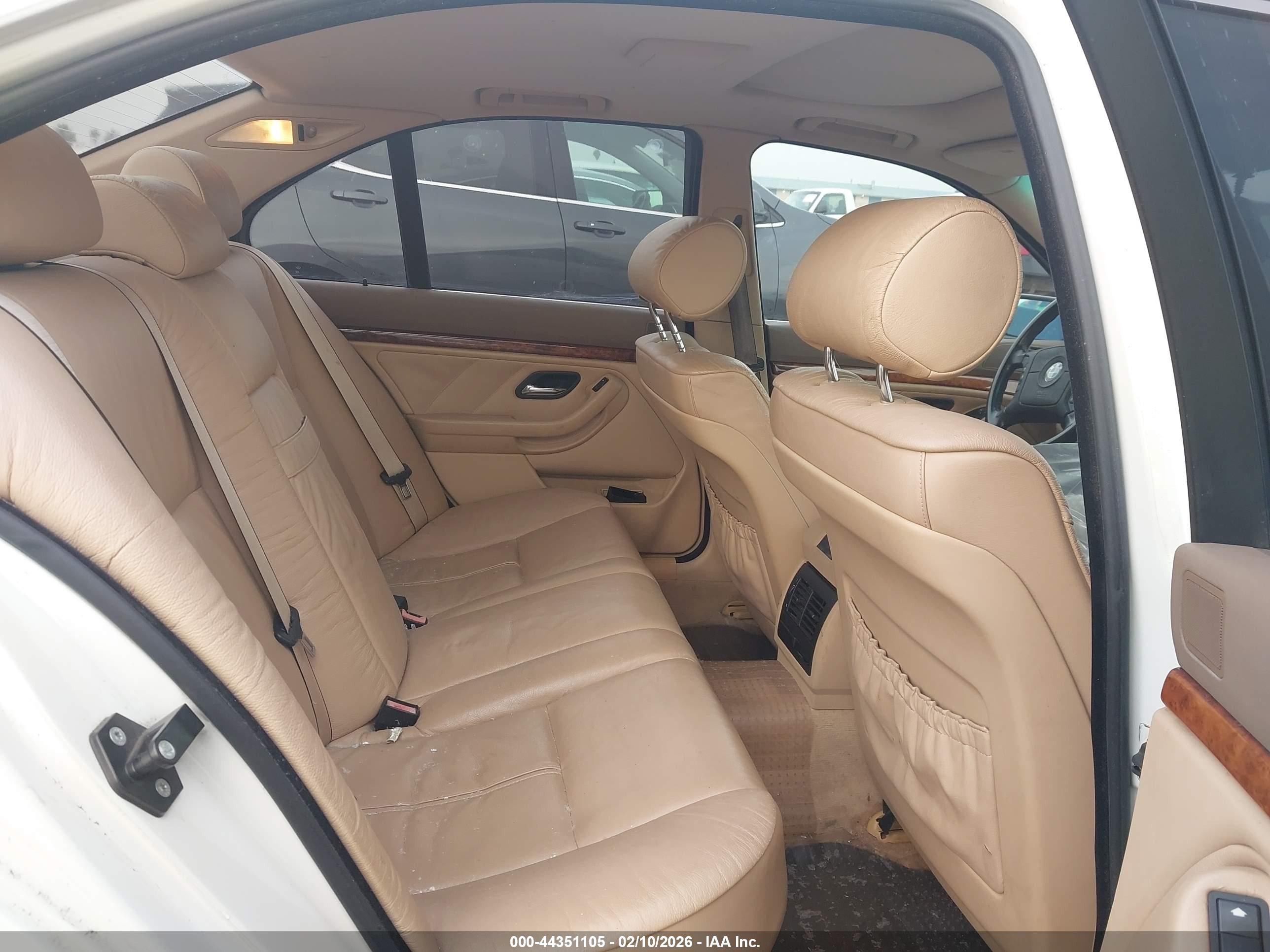 BMW 528I image 8