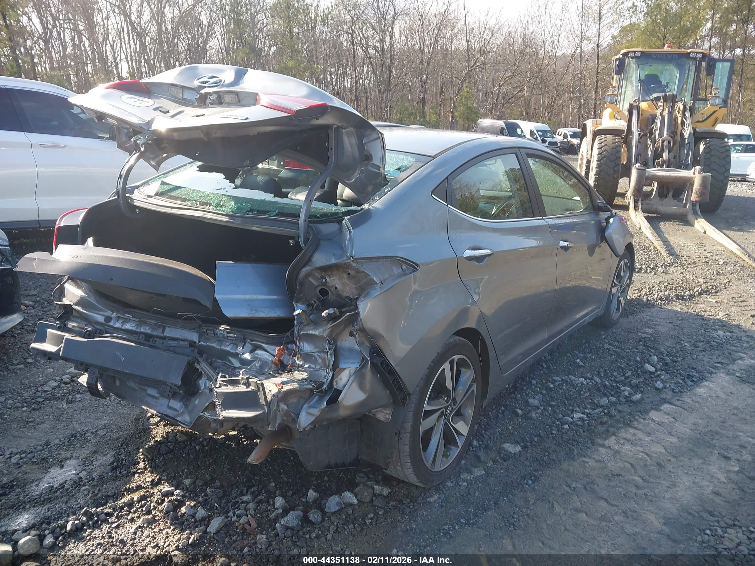 HYUNDAI ELANTRA image 4