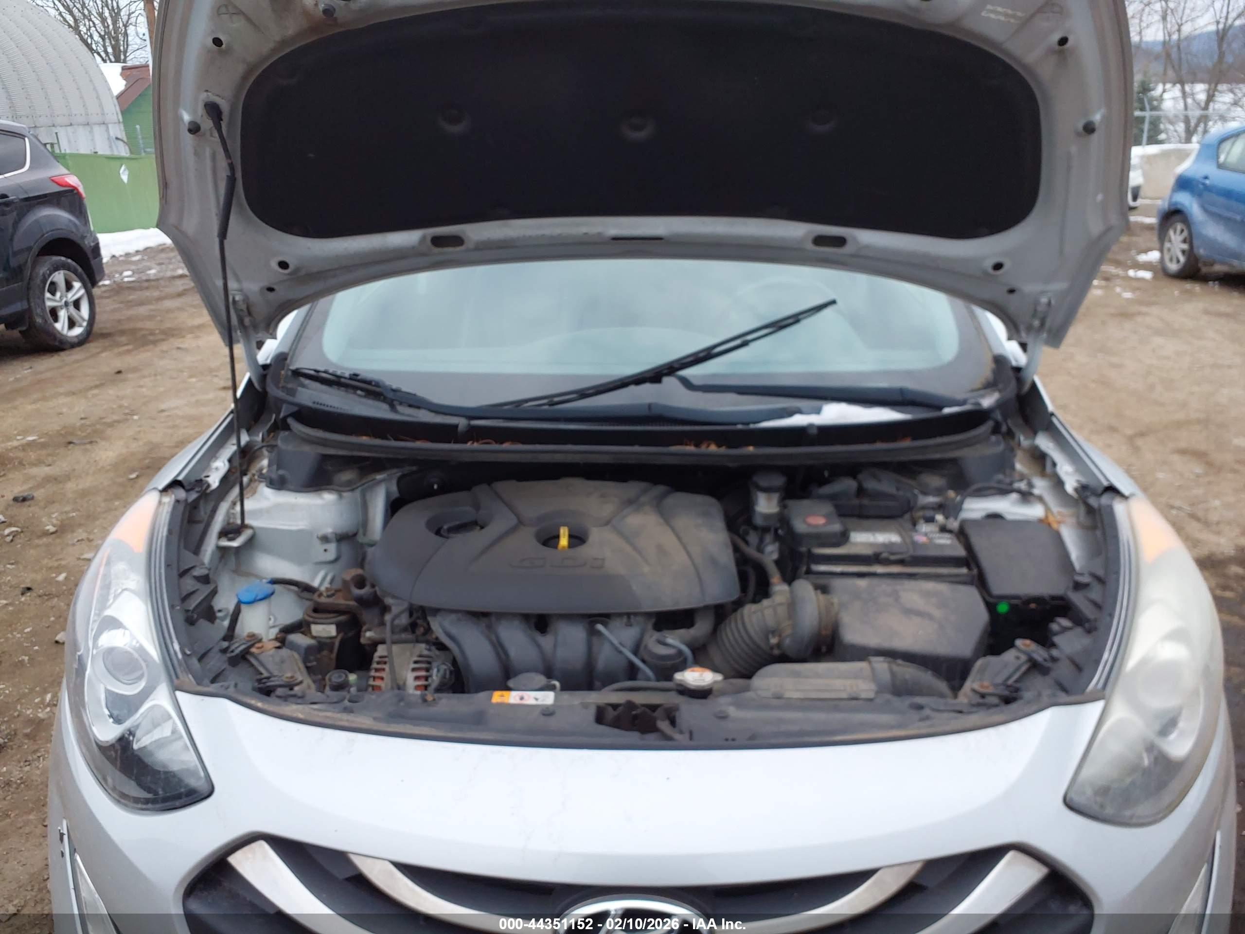HYUNDAI ELANTRA image 10