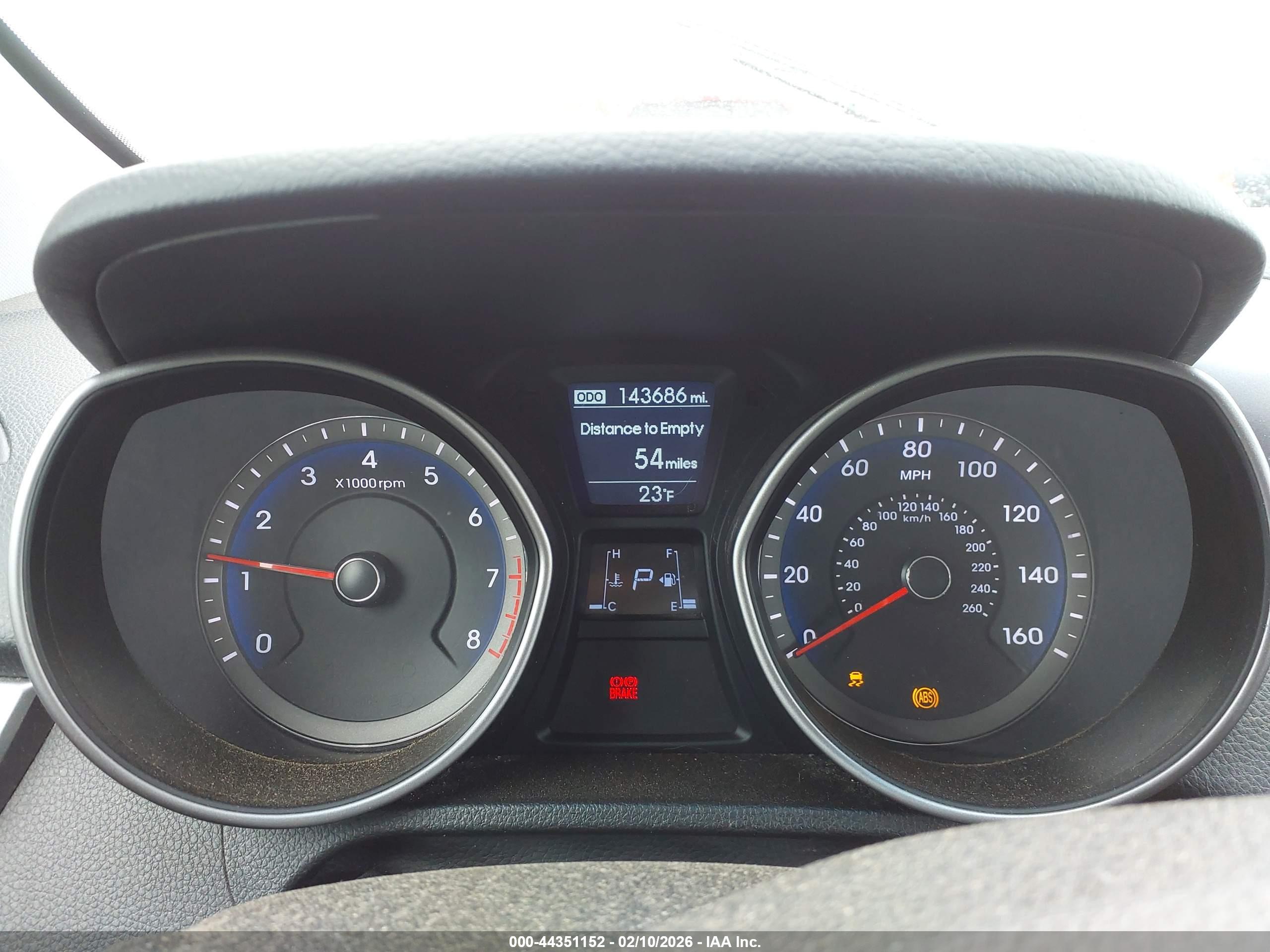 HYUNDAI ELANTRA image 7
