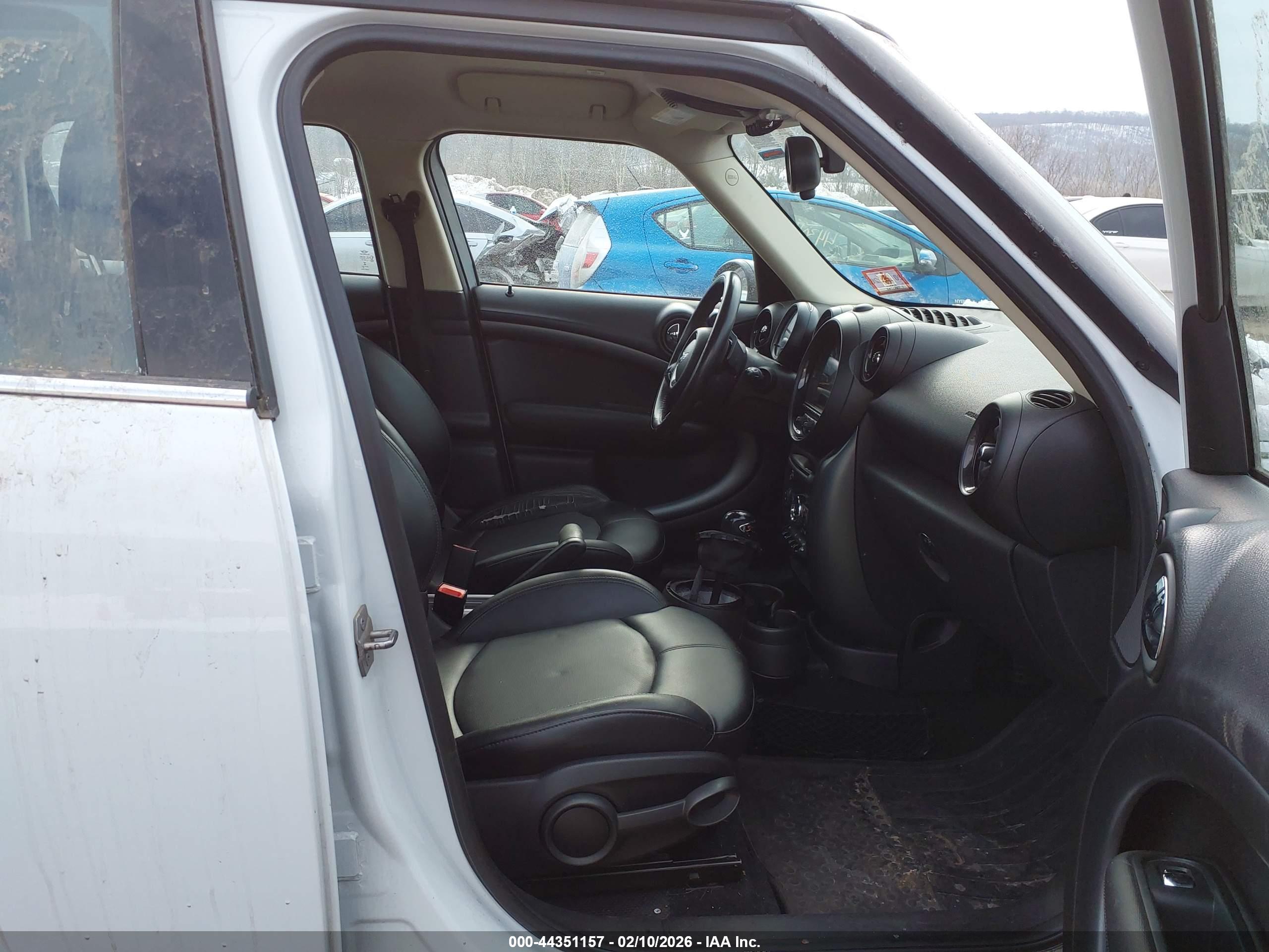 MINI COUNTRYMAN image 5