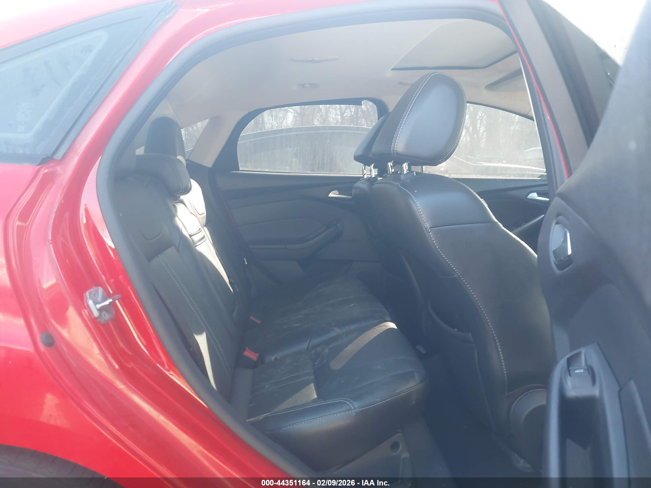 FORD FOCUS image 8