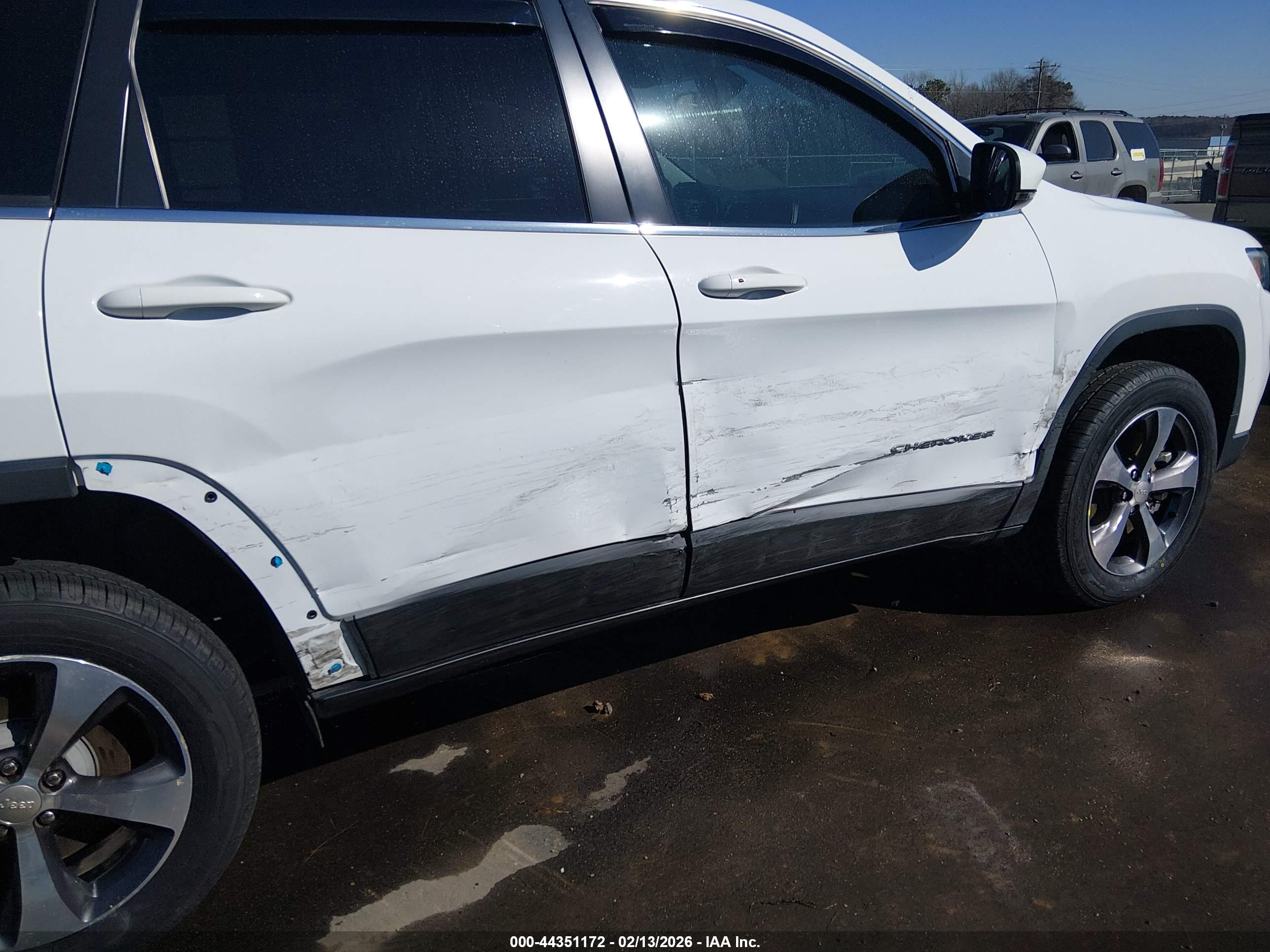 JEEP CHEROKEE image 6