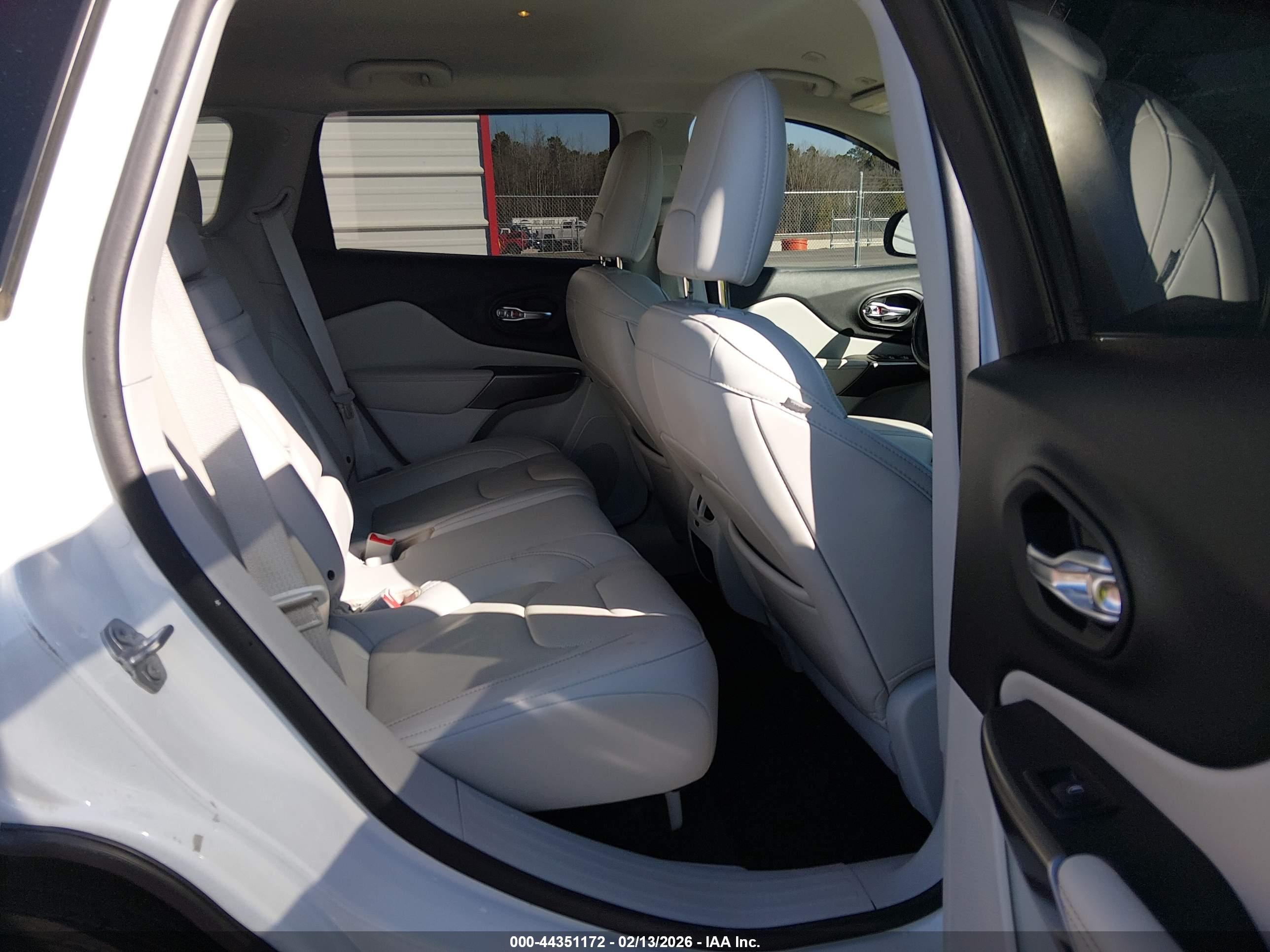 JEEP CHEROKEE image 8
