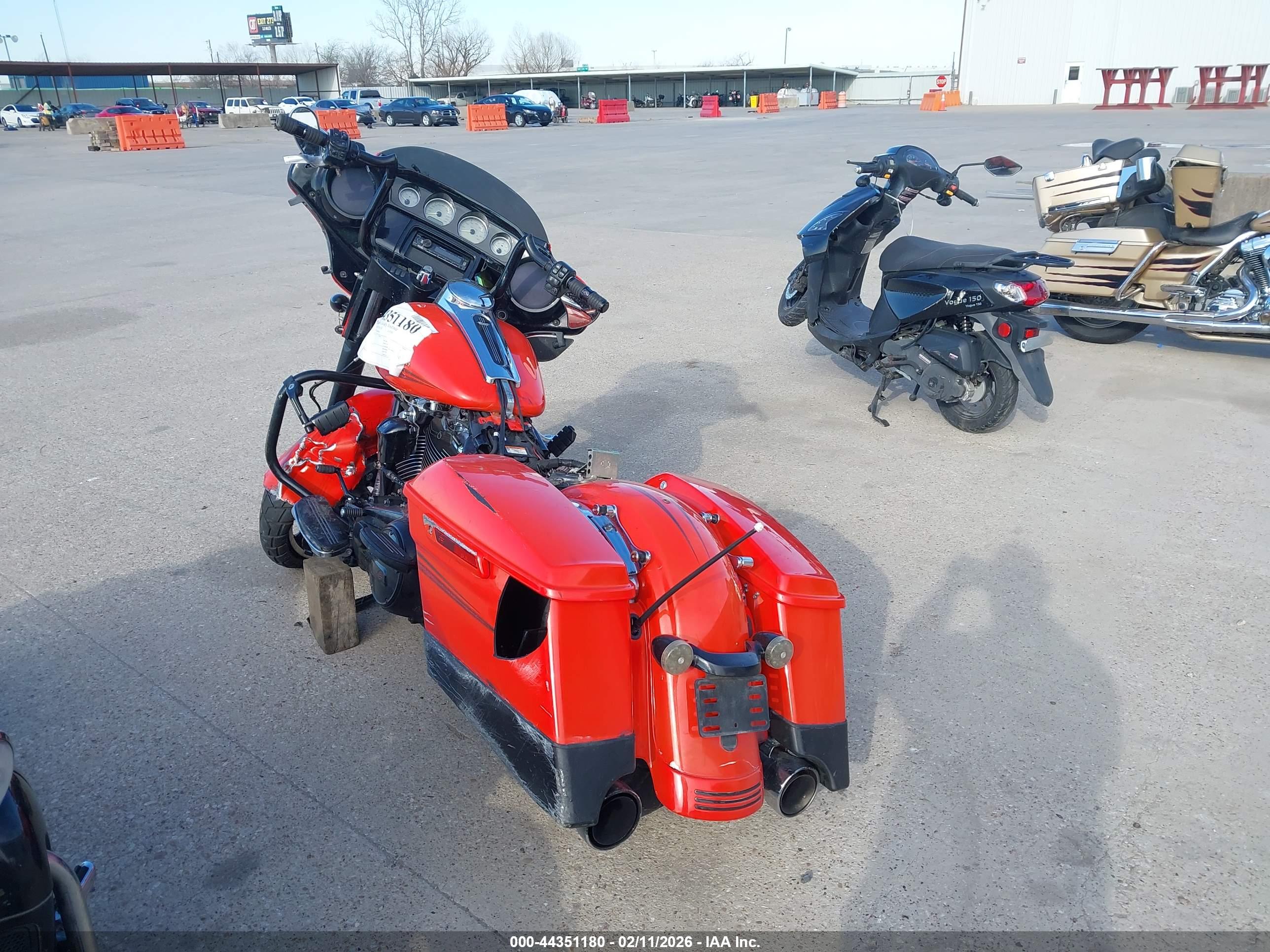 HARLEY-DAVIDSON FLHXS image 3