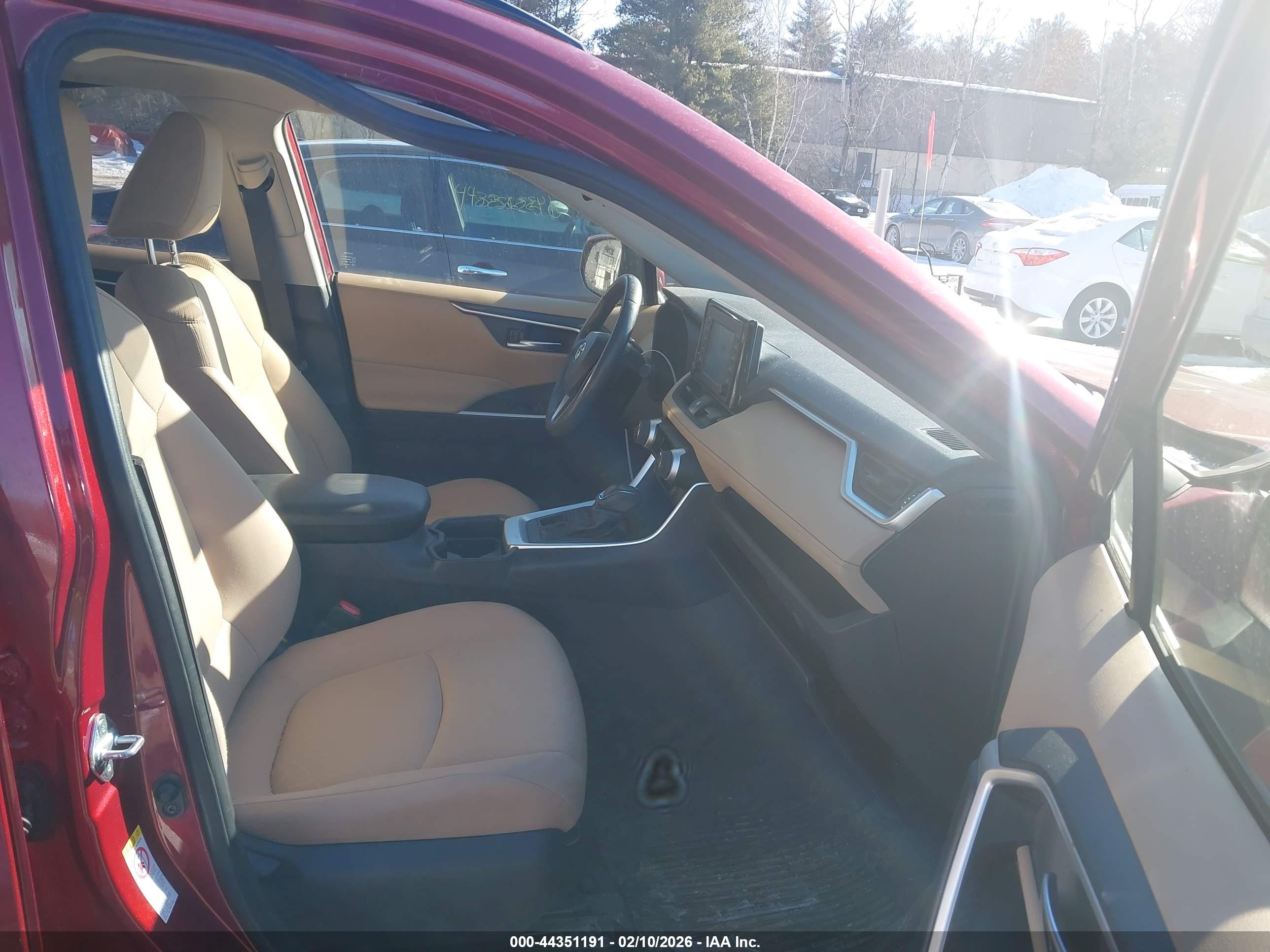 TOYOTA RAV4 image 5
