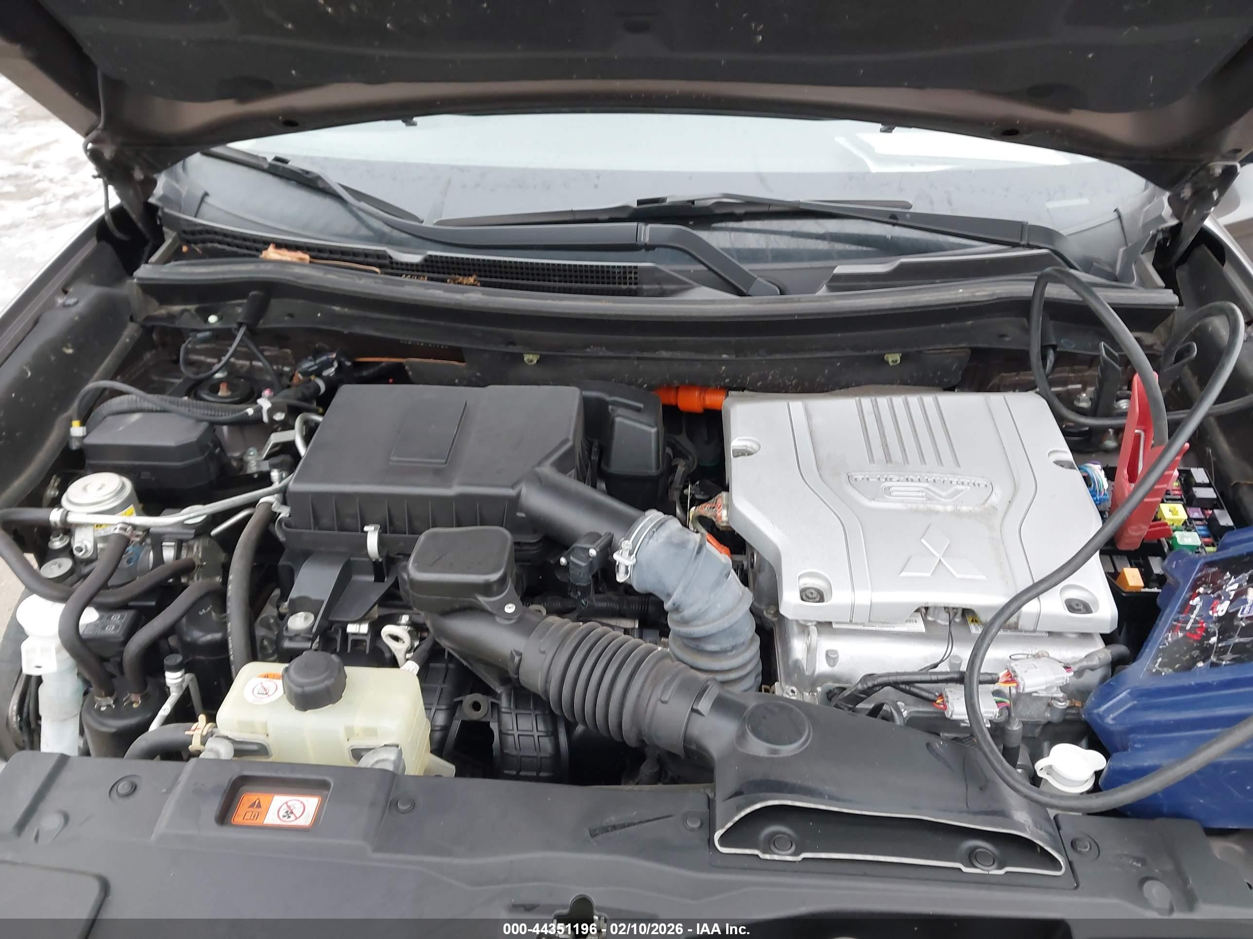 MITSUBISHI OUTLANDER image 10