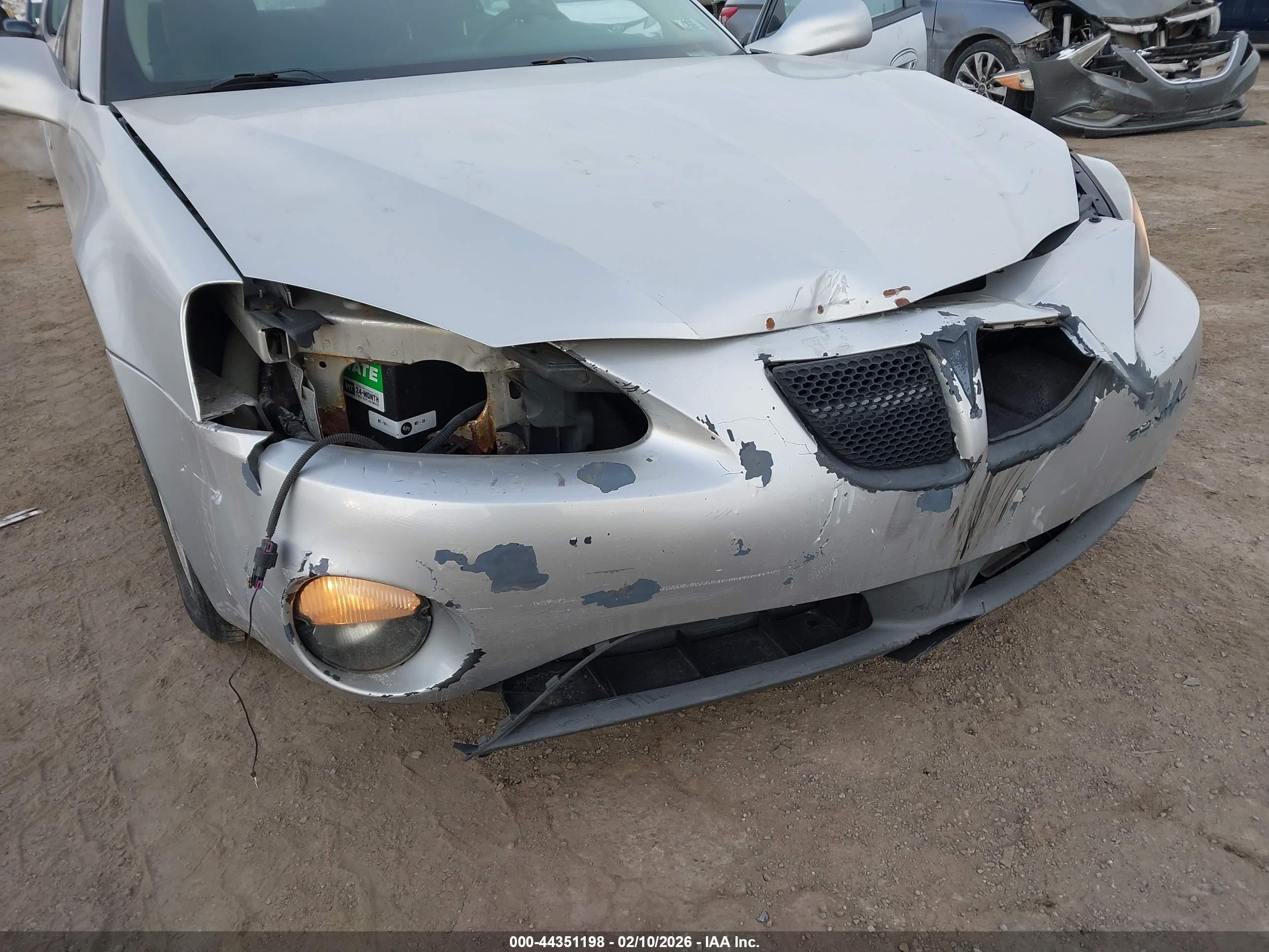 PONTIAC GRAND image 6