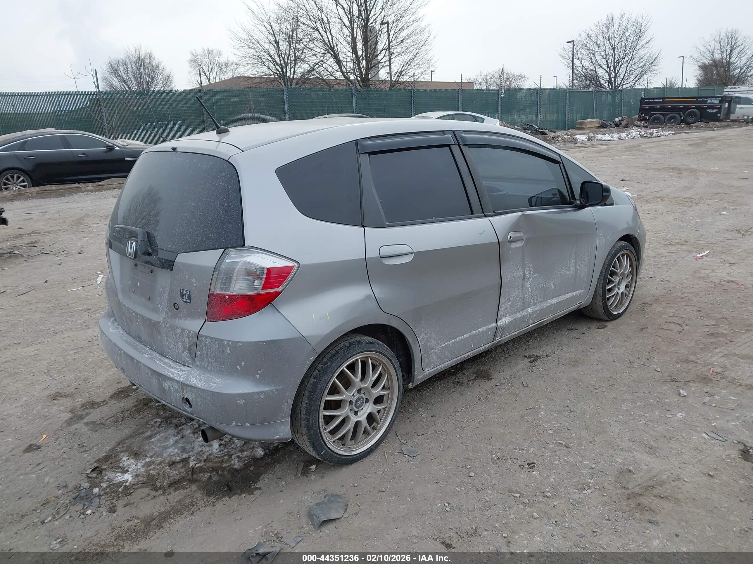 HONDA FIT image 4