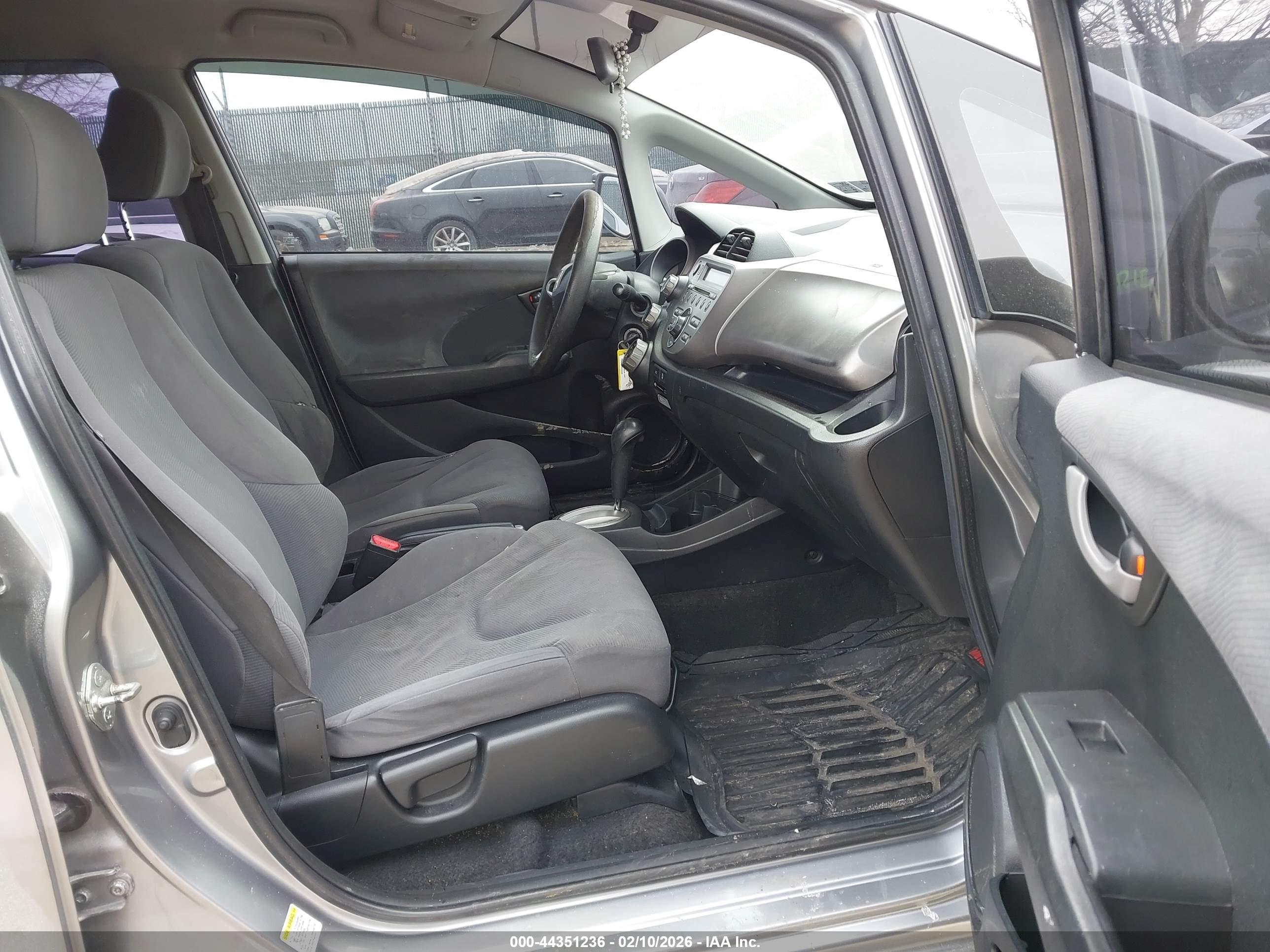 HONDA FIT image 5