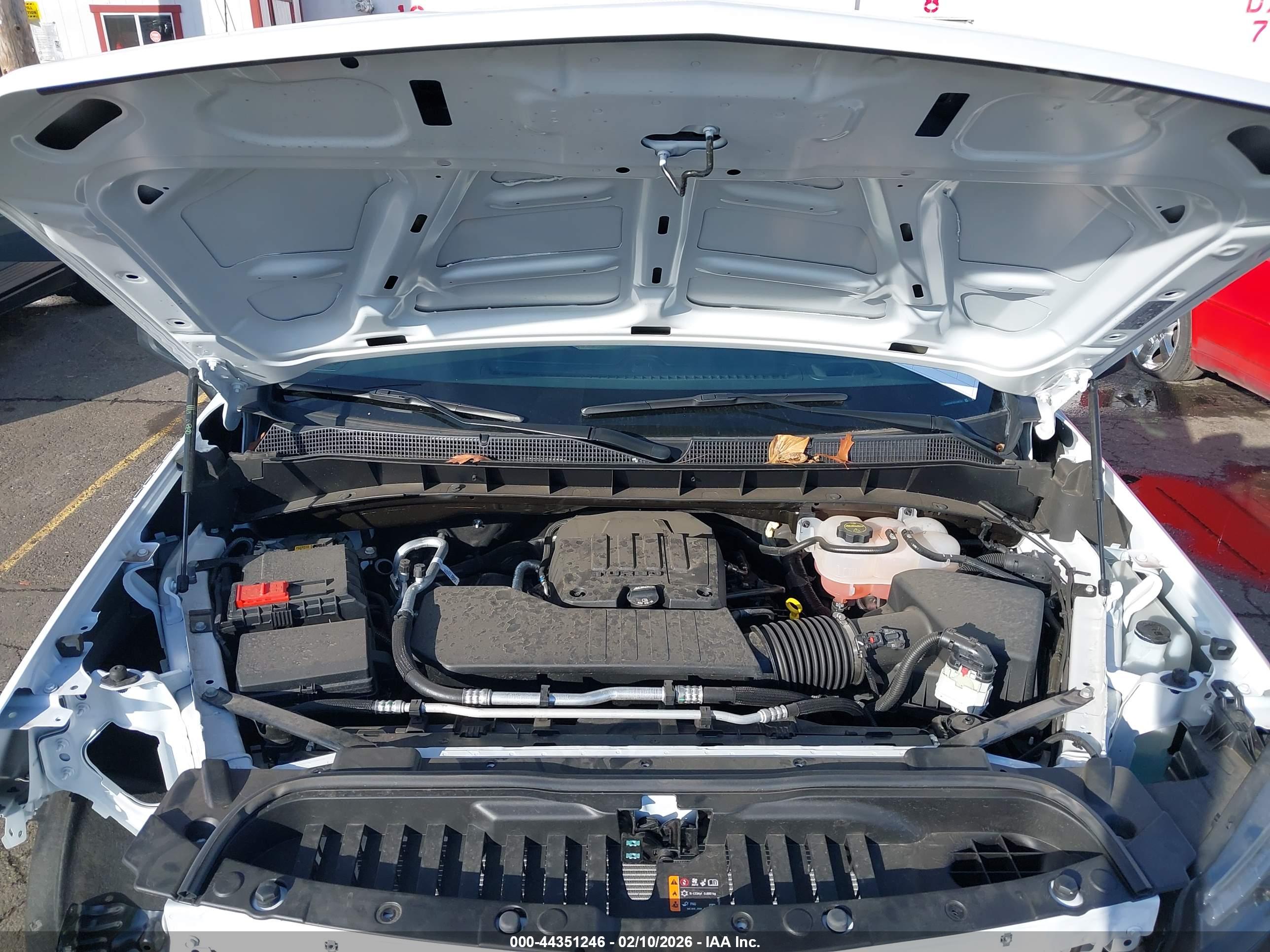 CHEVROLET SILVERADO image 10