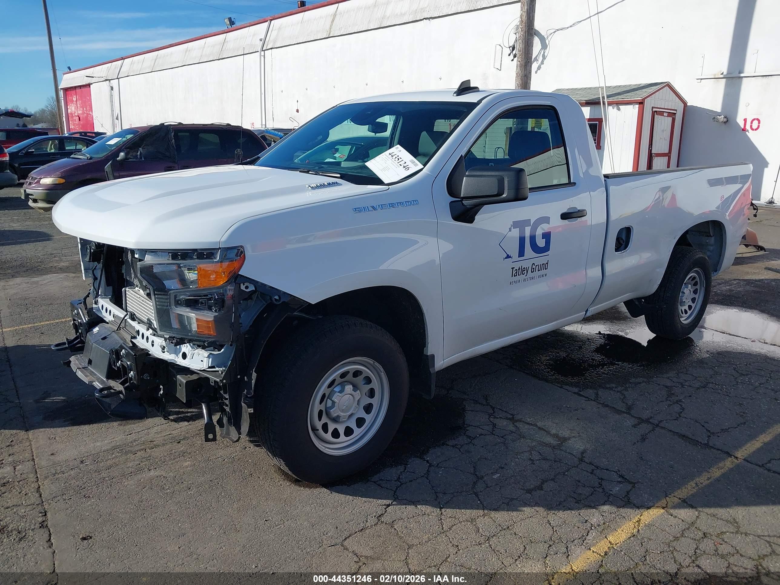 CHEVROLET SILVERADO image 2