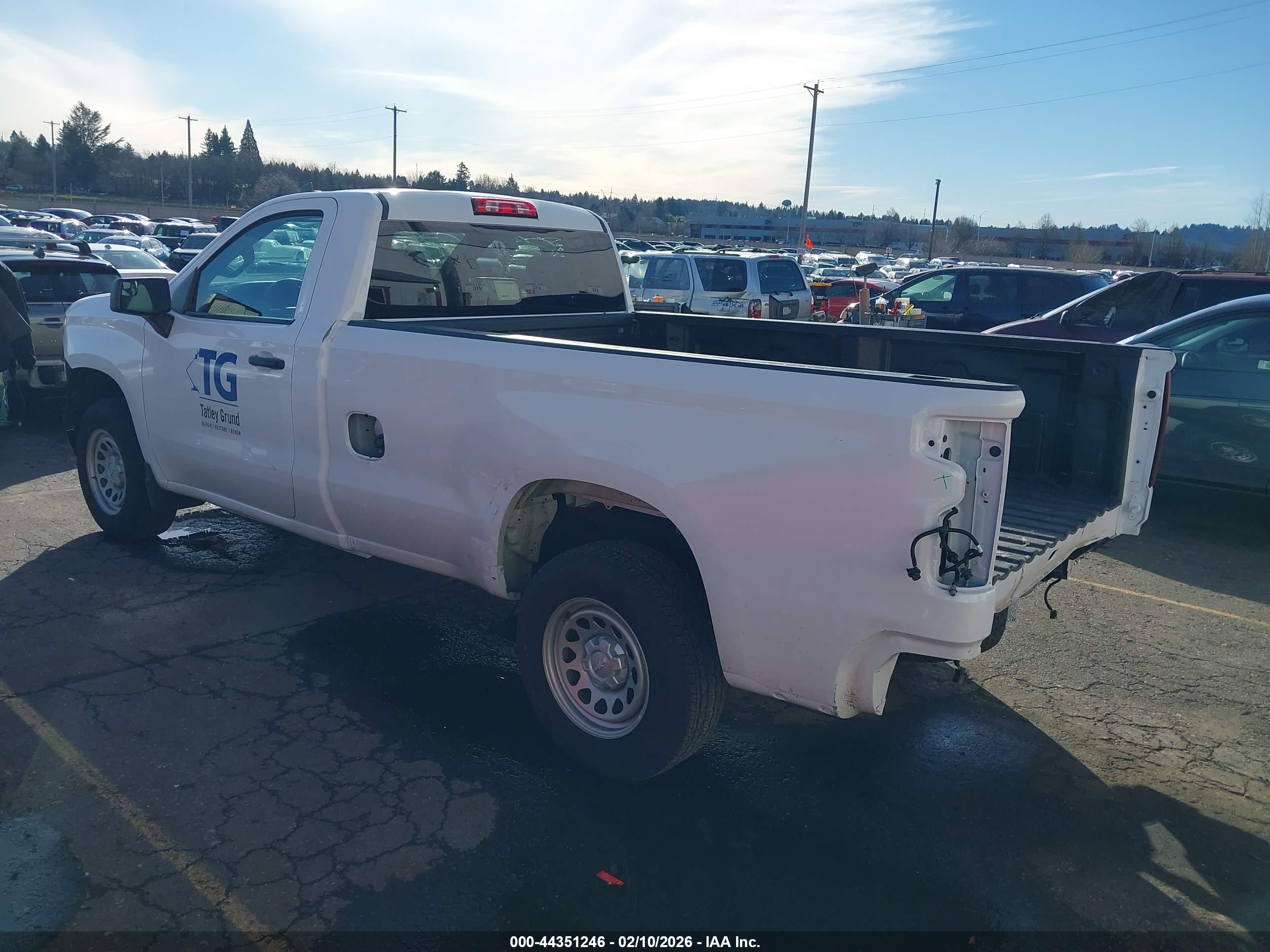 CHEVROLET SILVERADO image 3