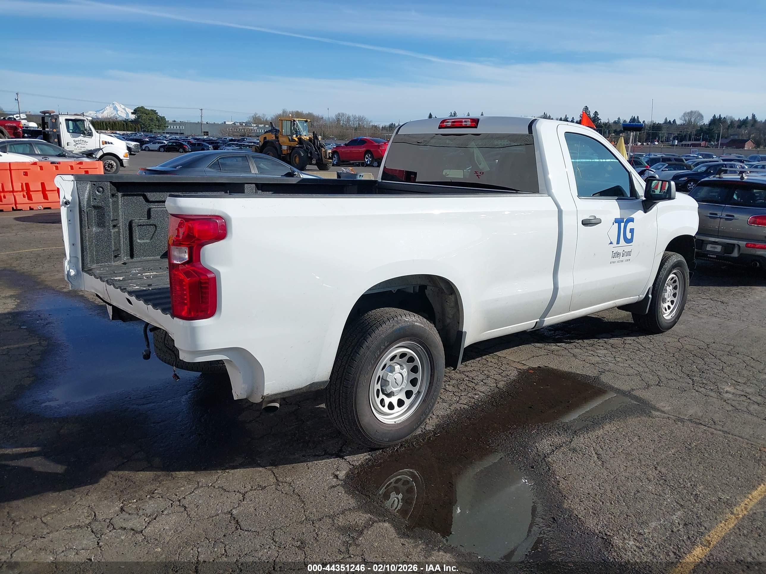 CHEVROLET SILVERADO image 4