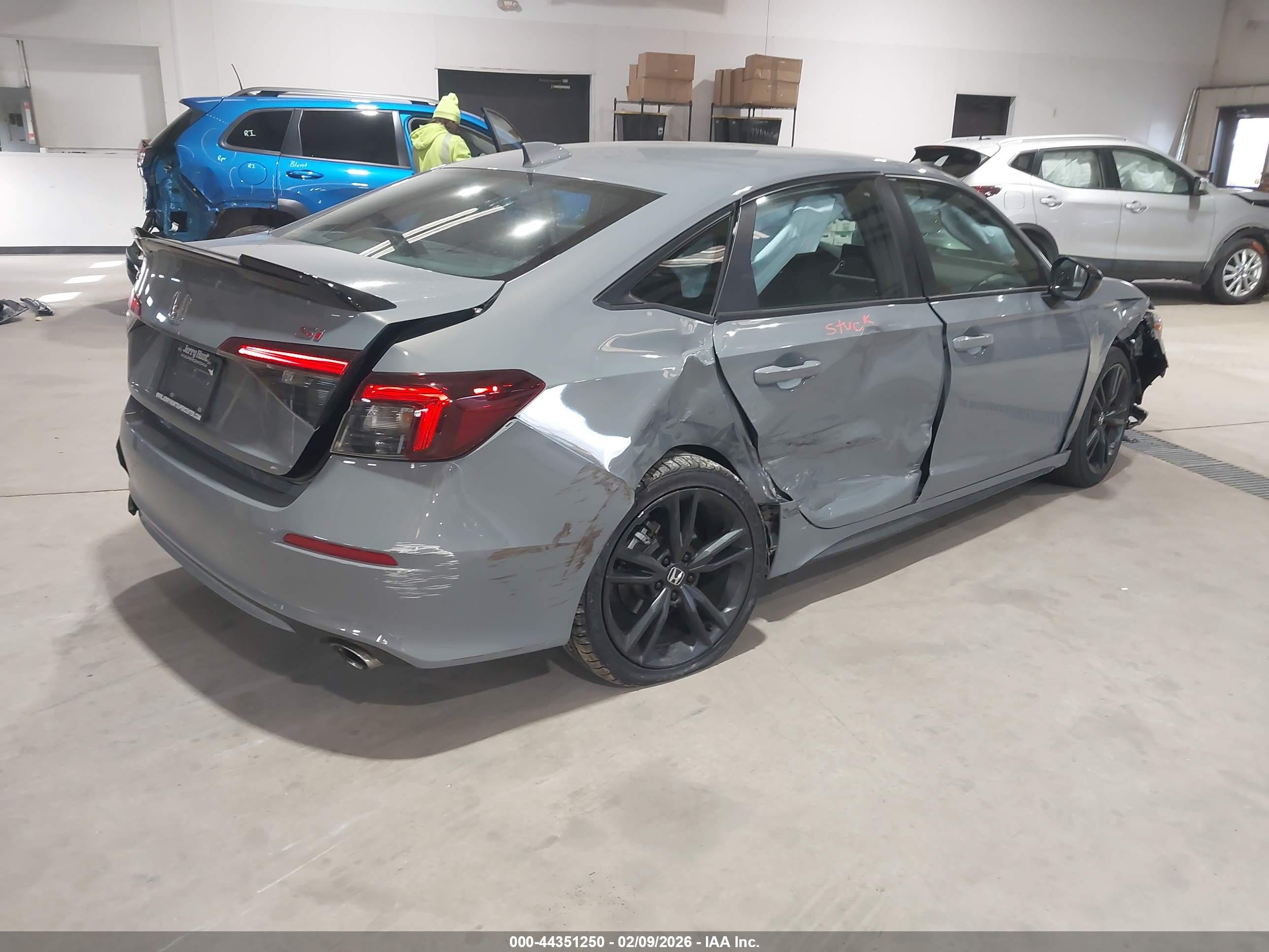 HONDA CIVIC image 4