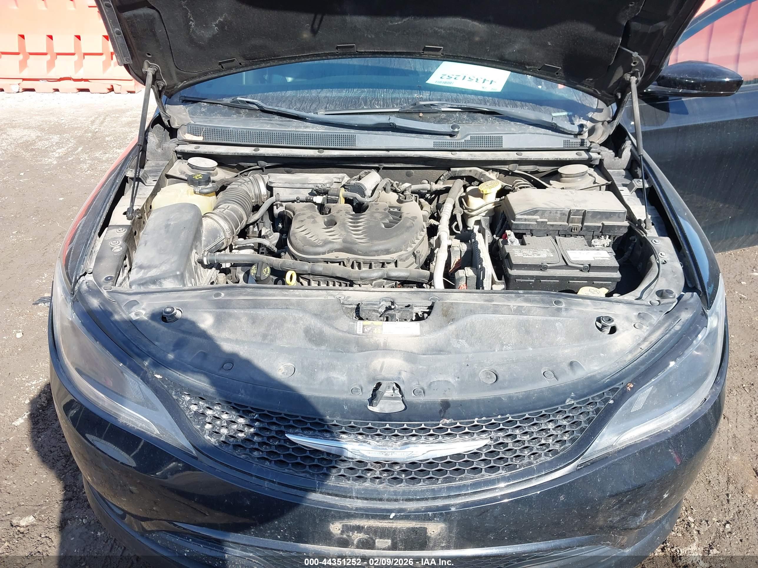 CHRYSLER 200 image 10