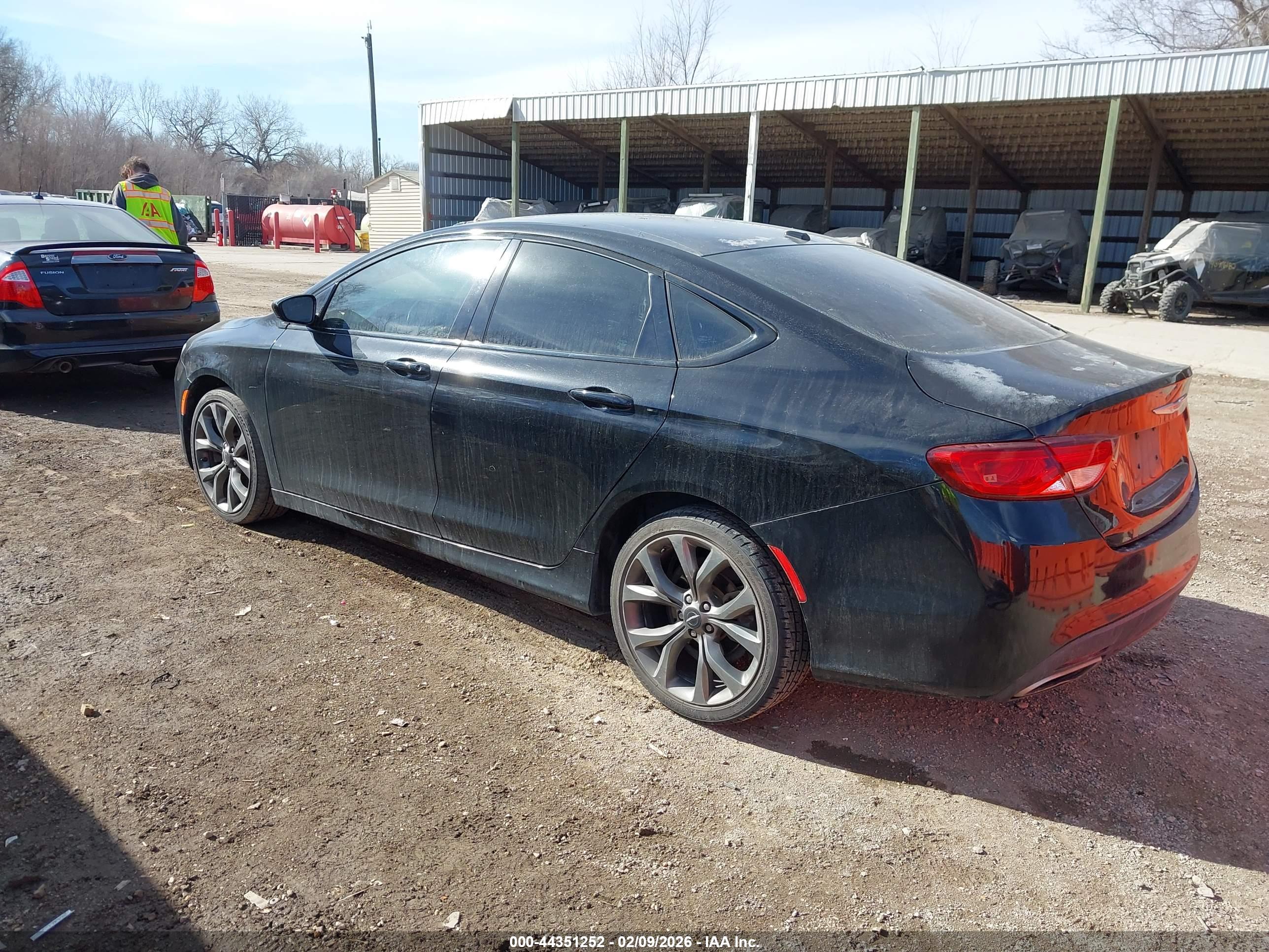 CHRYSLER 200 image 3