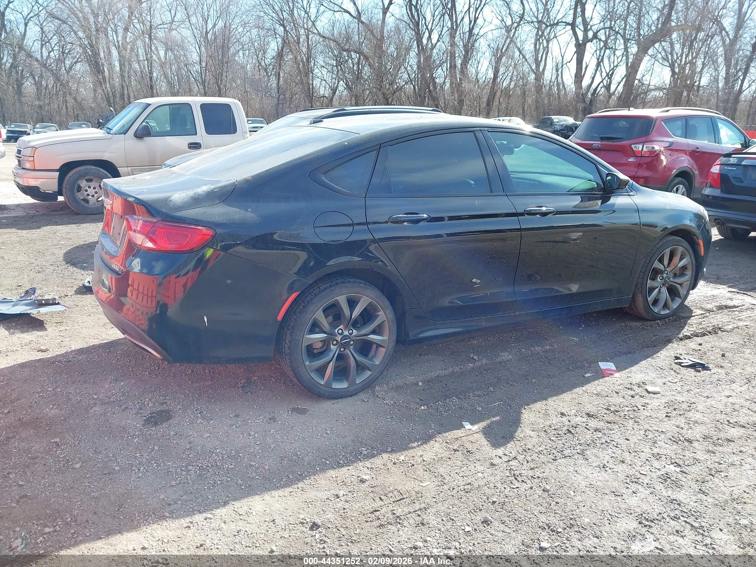CHRYSLER 200 image 4