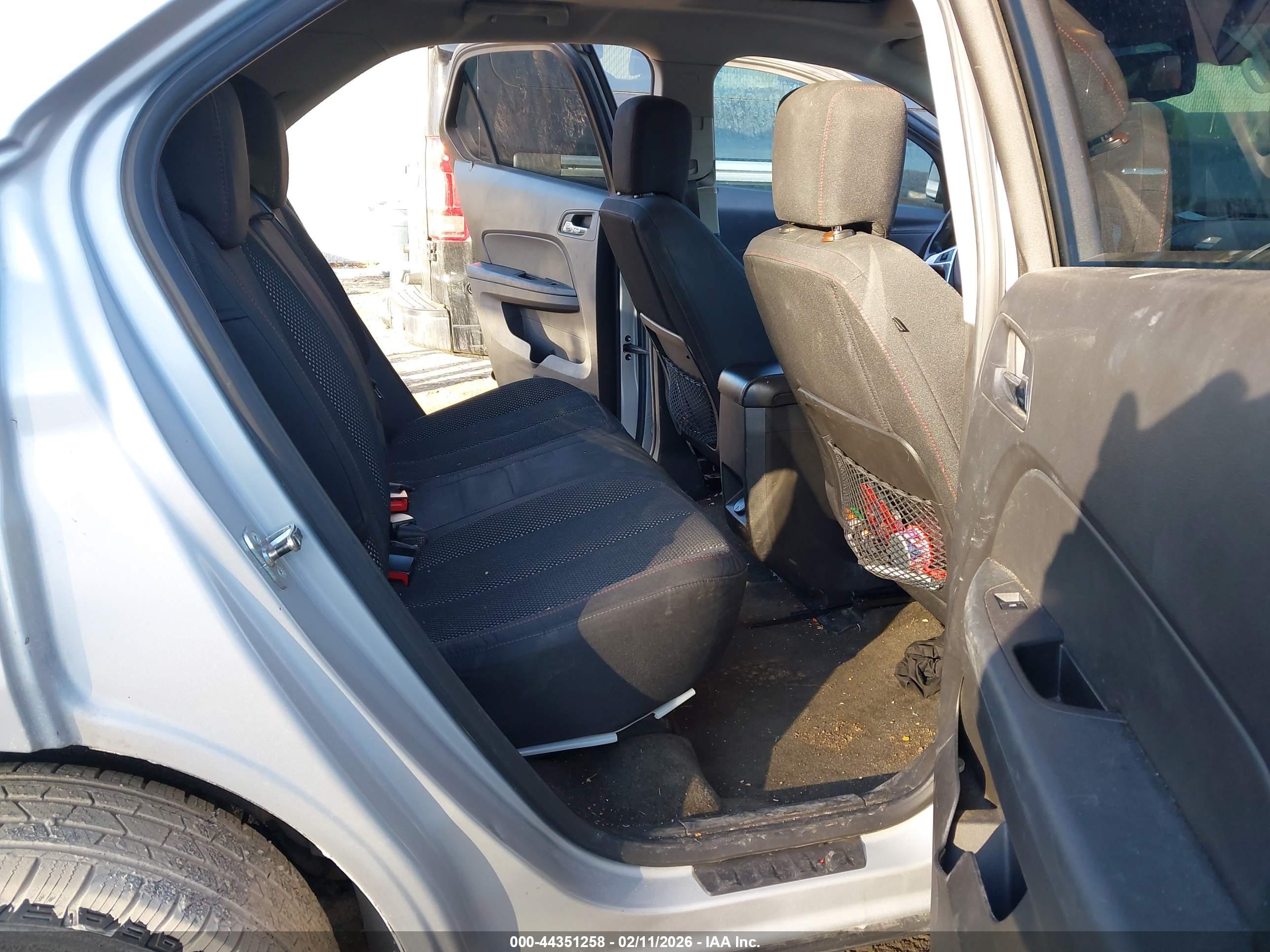 CHEVROLET EQUINOX image 8