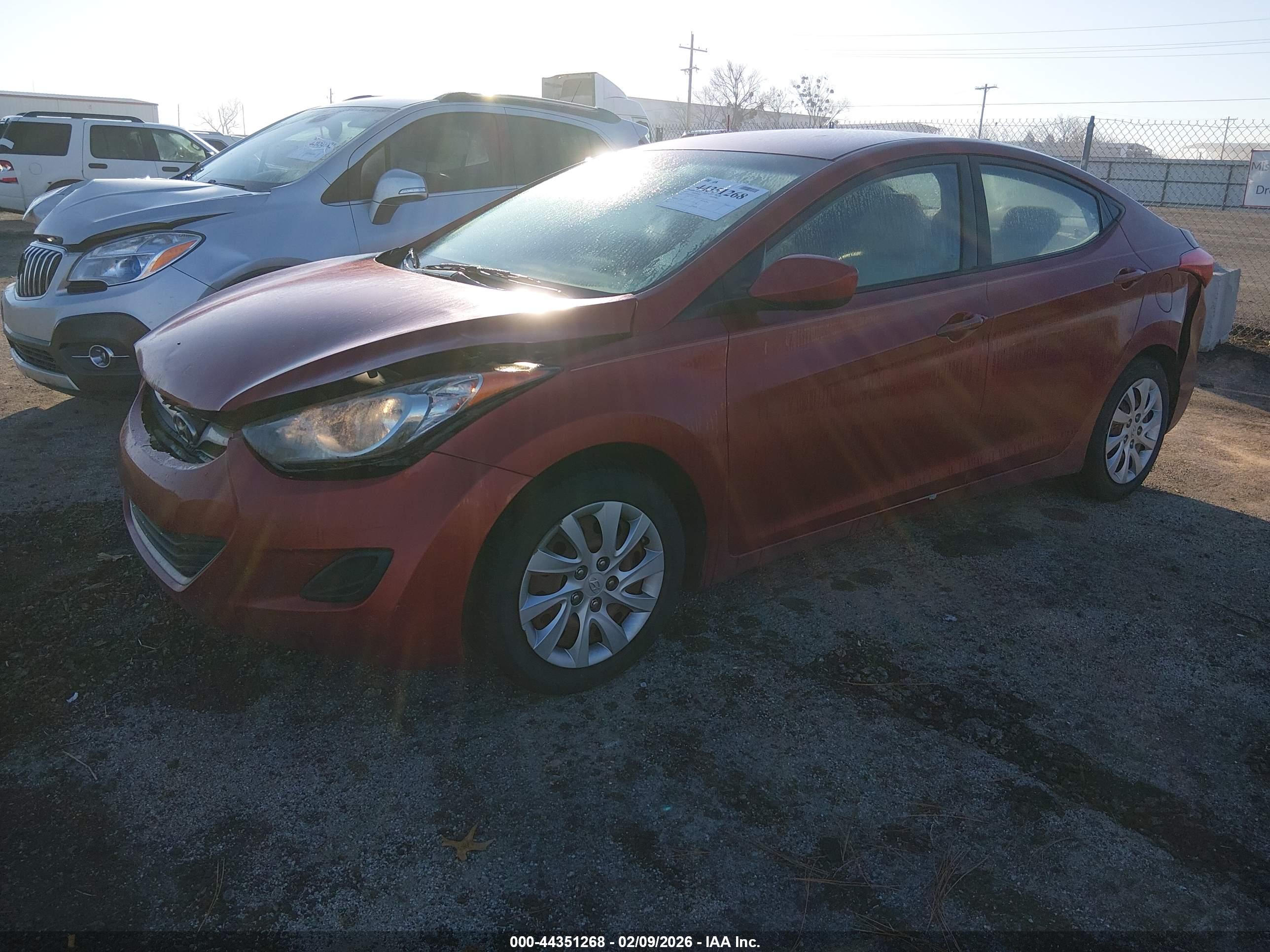 HYUNDAI ELANTRA image 2