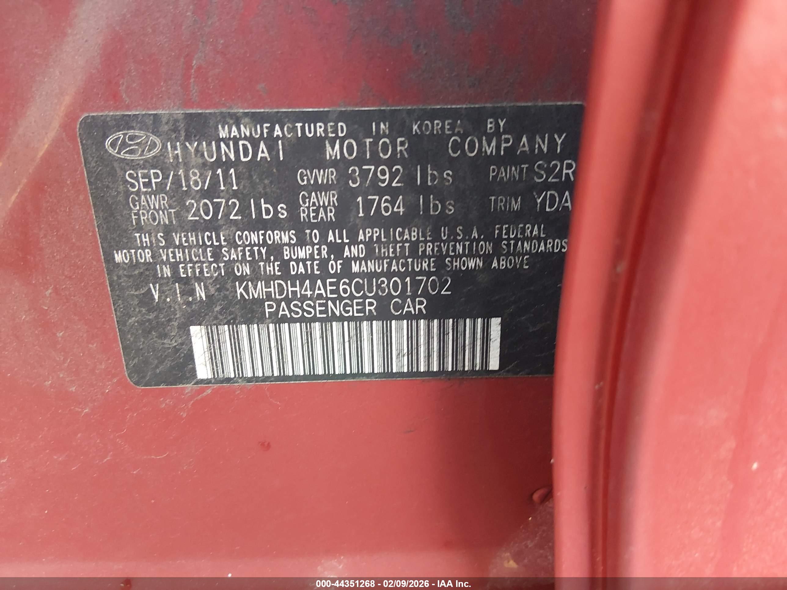 HYUNDAI ELANTRA image 9
