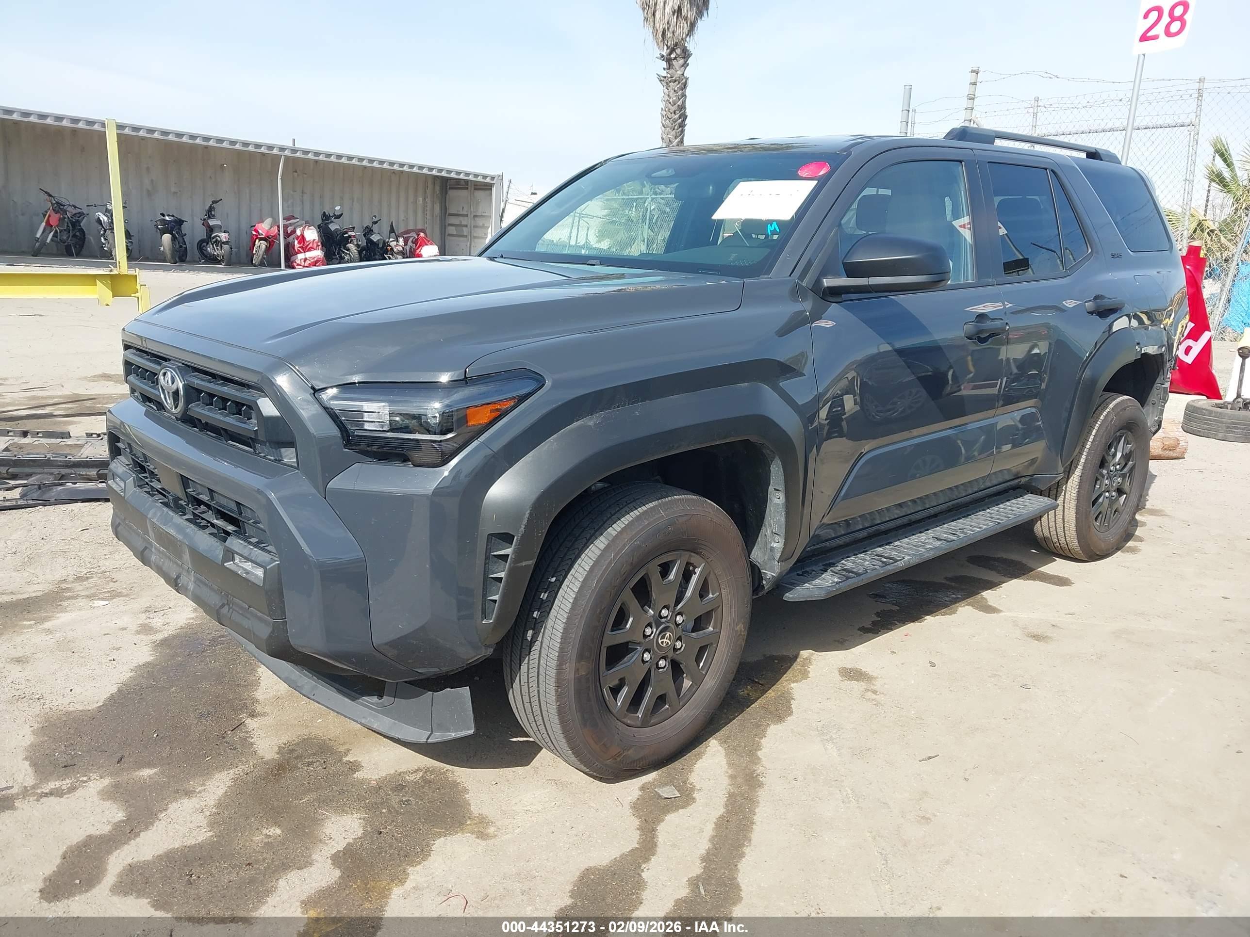 TOYOTA 4RUNNER image 2