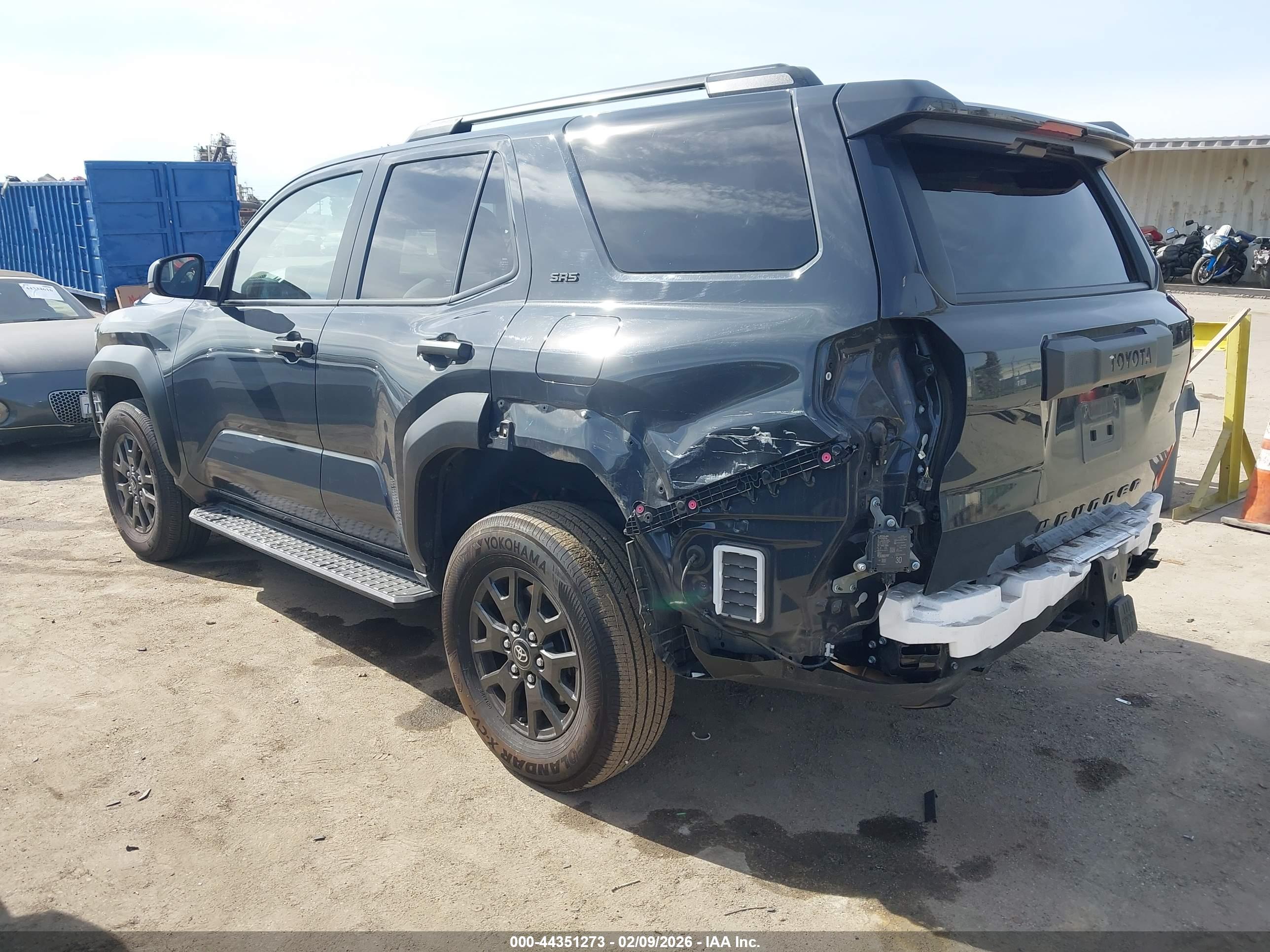 TOYOTA 4RUNNER image 3