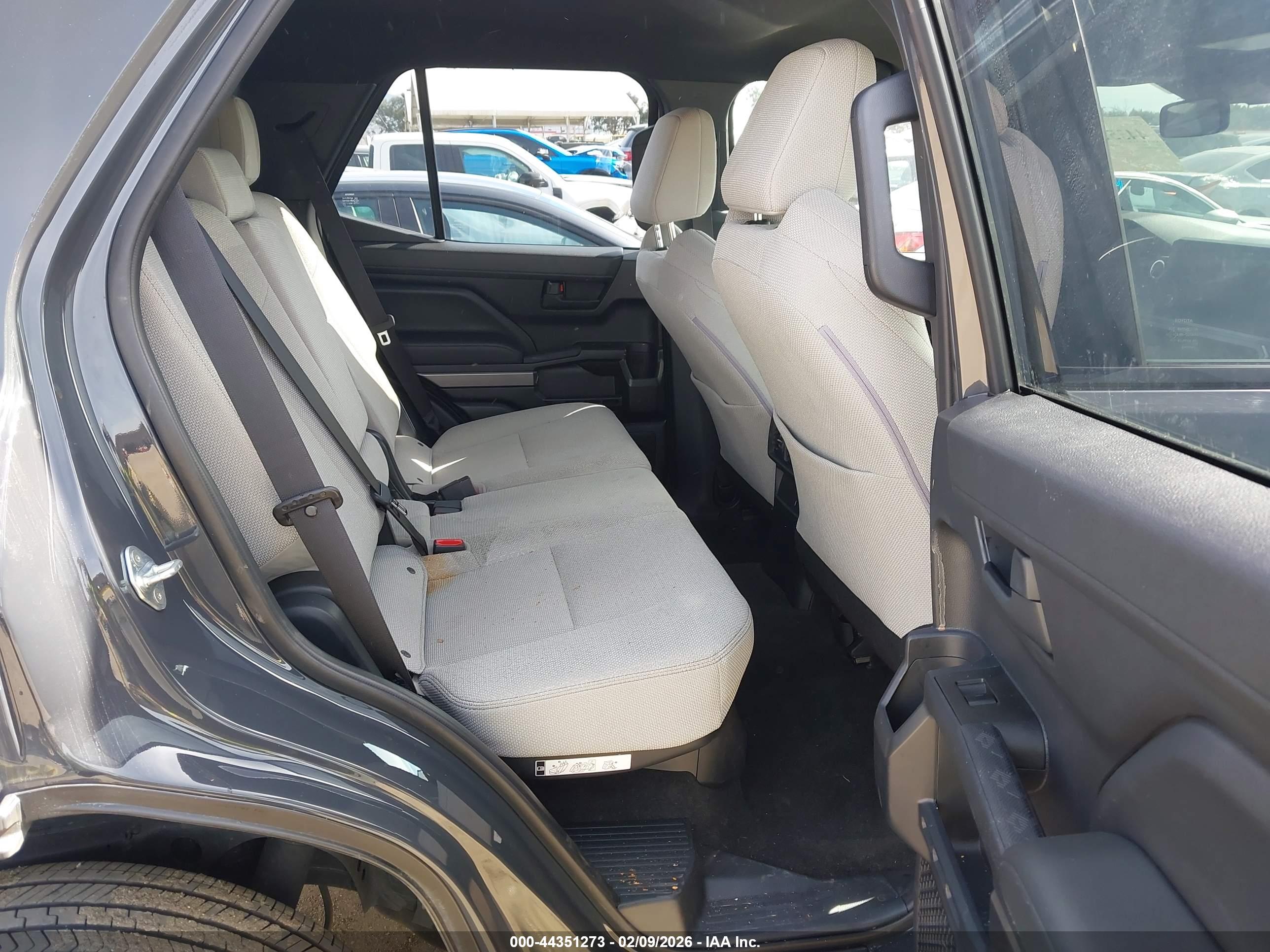 TOYOTA 4RUNNER image 8