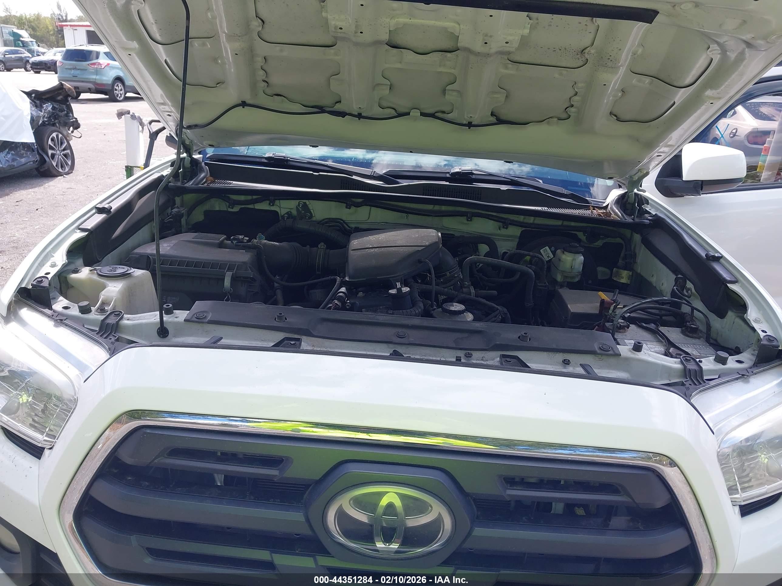 TOYOTA TACOMA image 10
