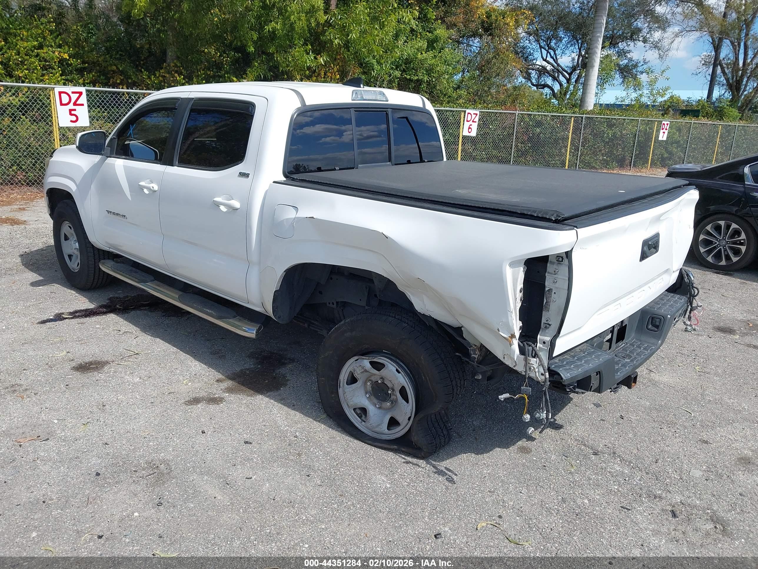TOYOTA TACOMA image 3