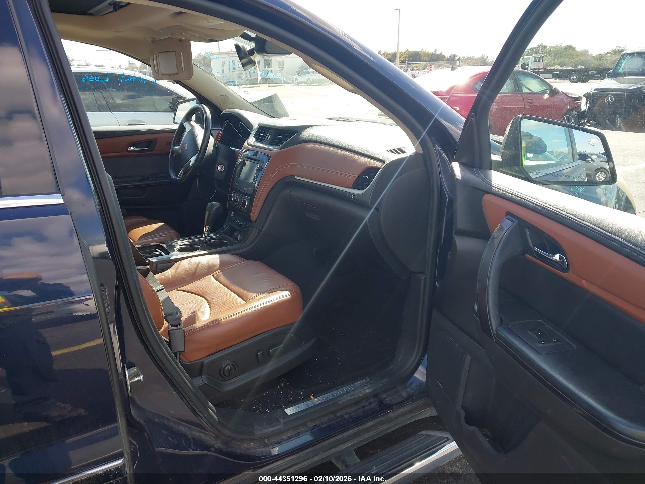 CHEVROLET TRAVERSE image 5