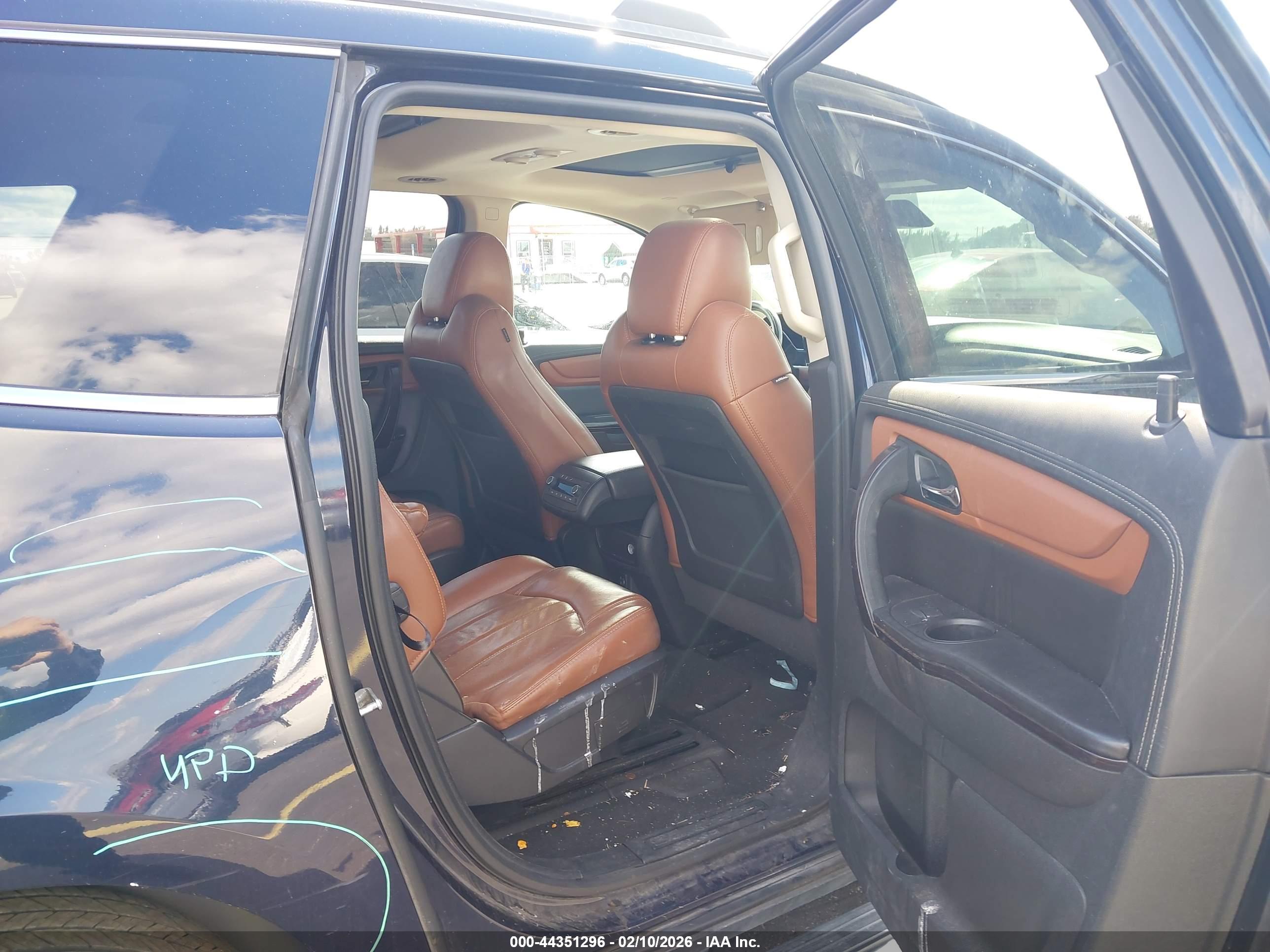 CHEVROLET TRAVERSE image 8