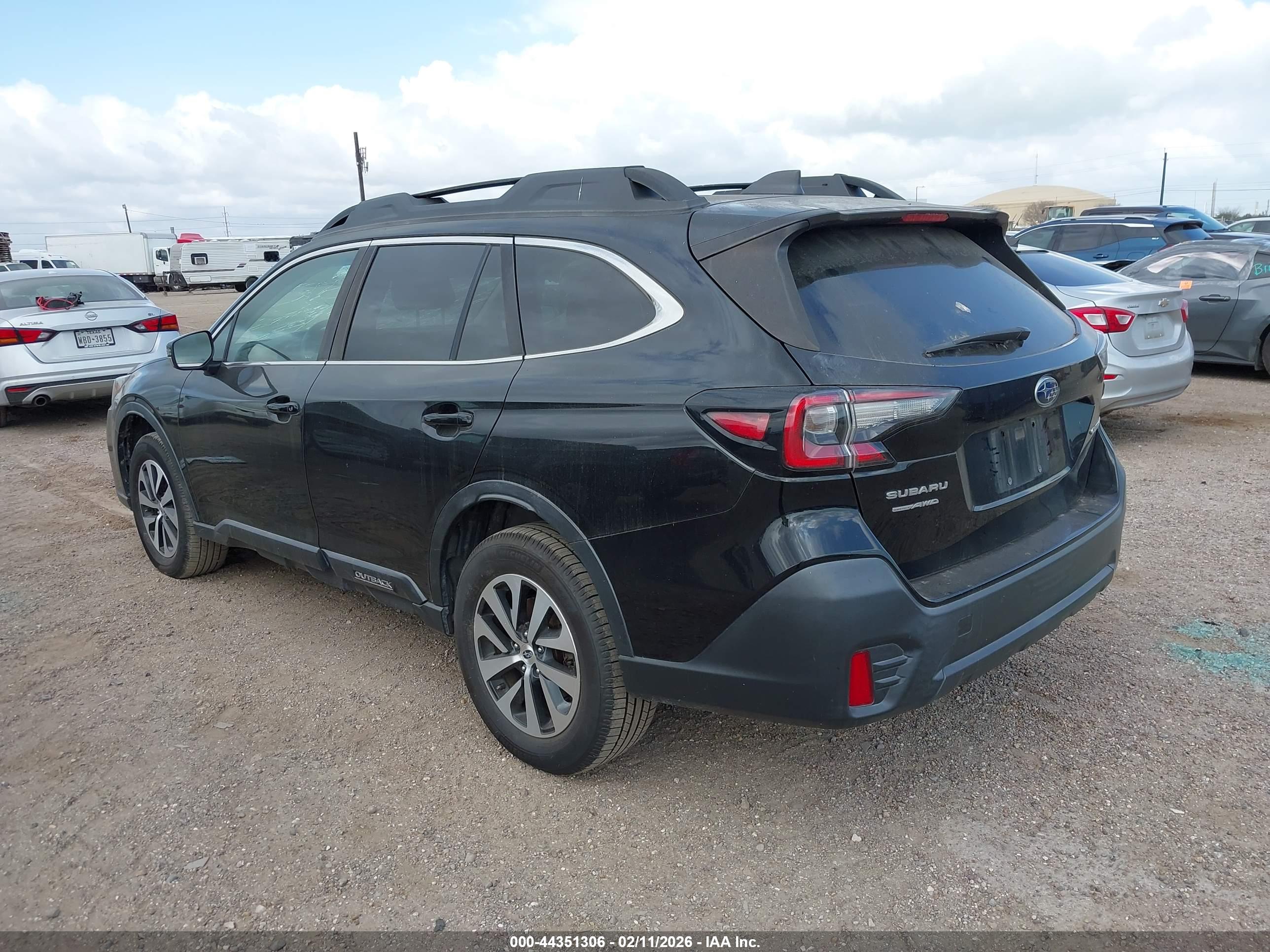 SUBARU OUTBACK image 3