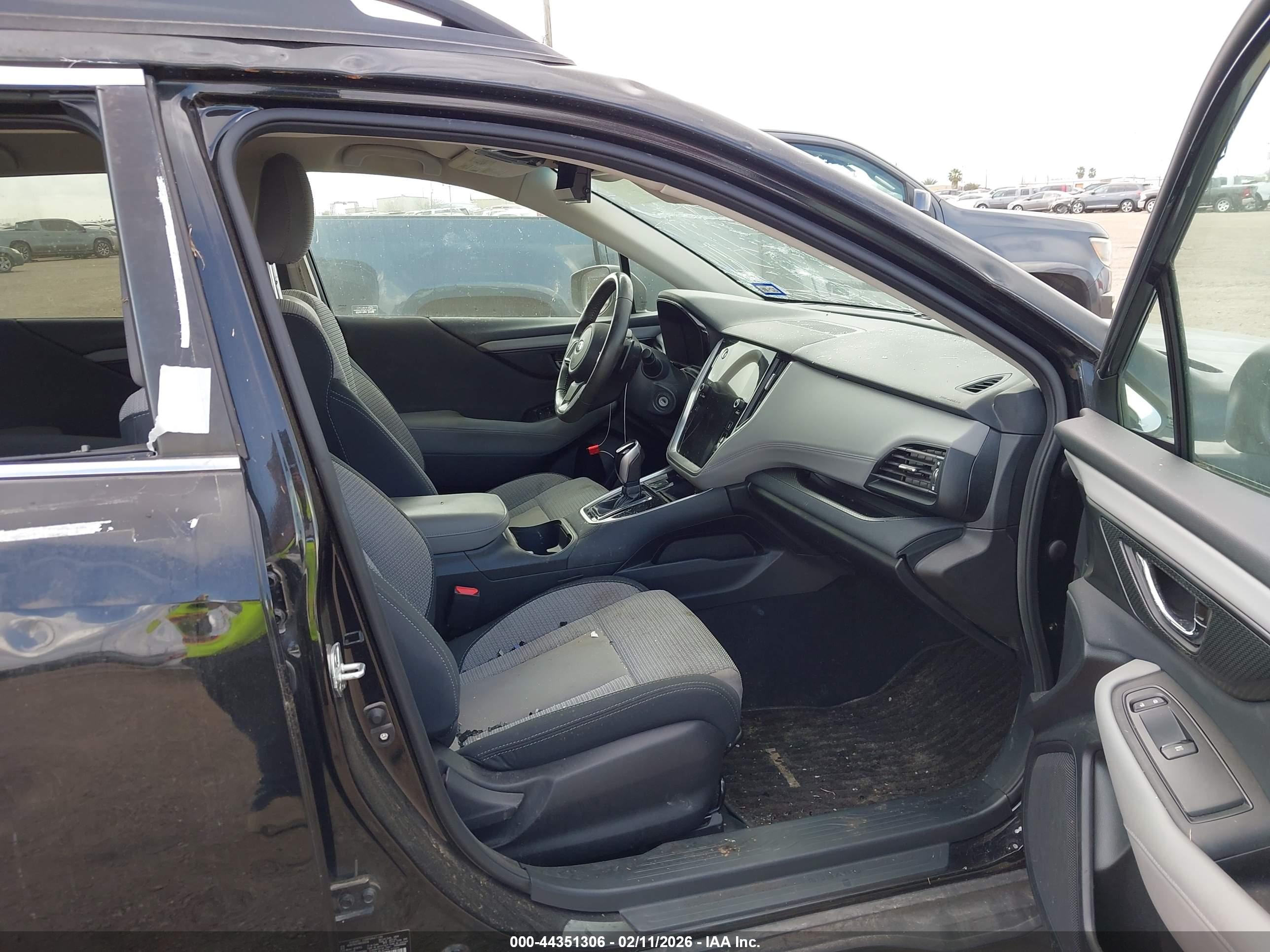 SUBARU OUTBACK image 5