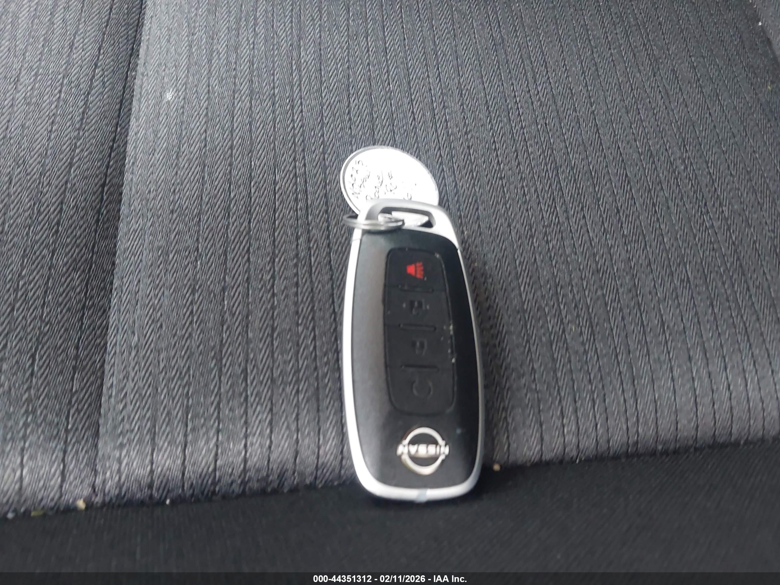 NISSAN ROGUE image 11