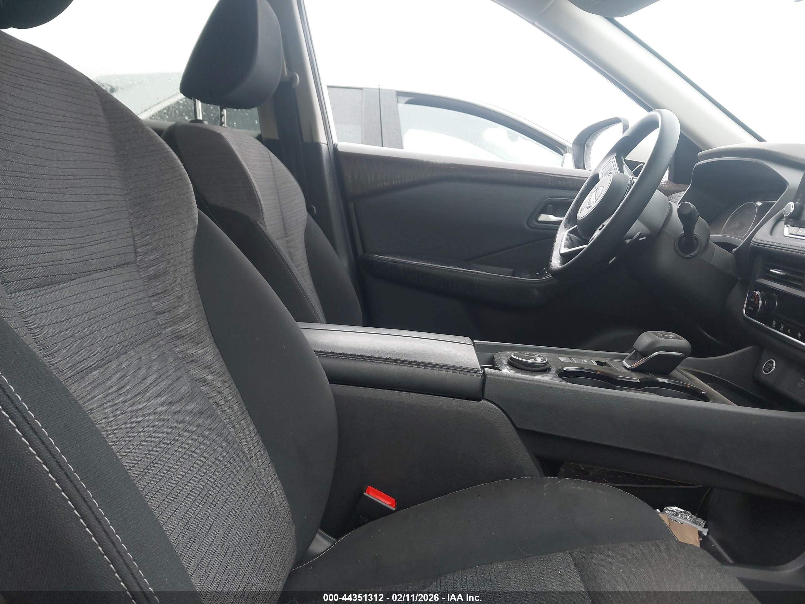 NISSAN ROGUE image 5