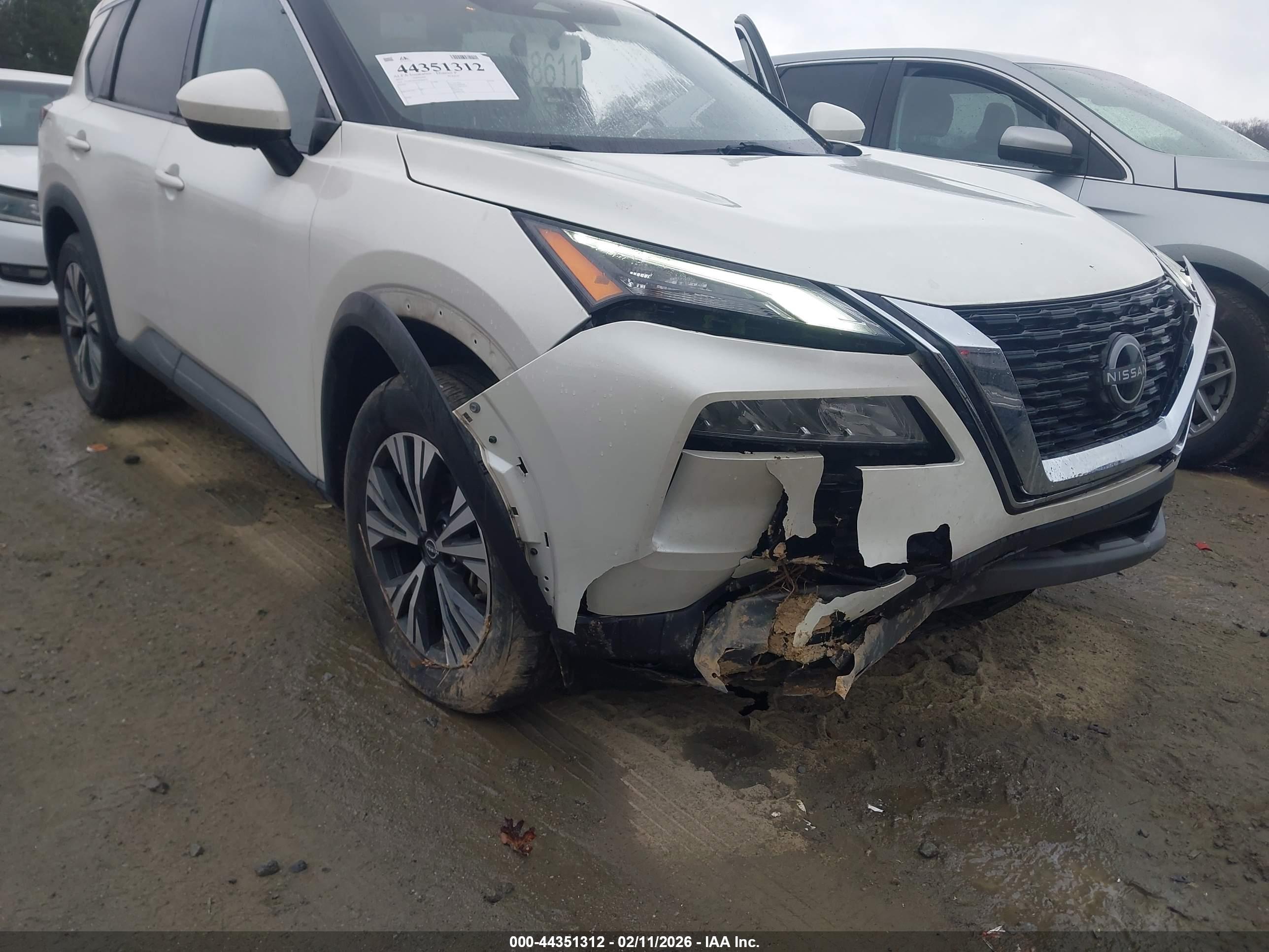 NISSAN ROGUE image 6