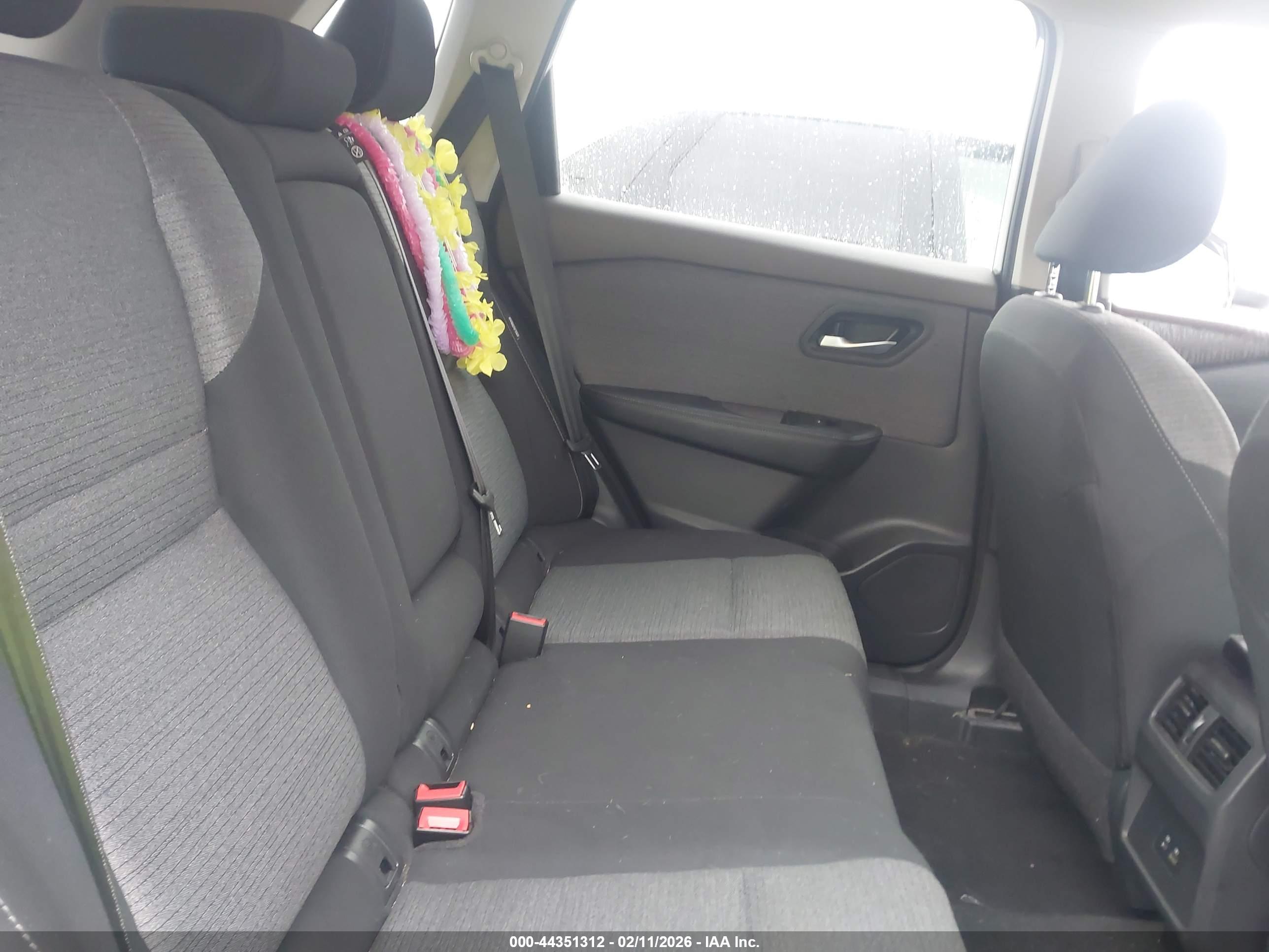 NISSAN ROGUE image 8