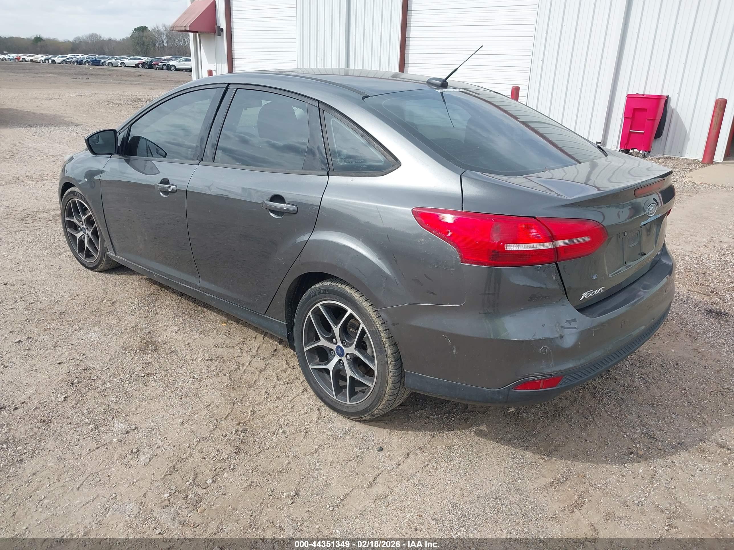 FORD FOCUS image 3