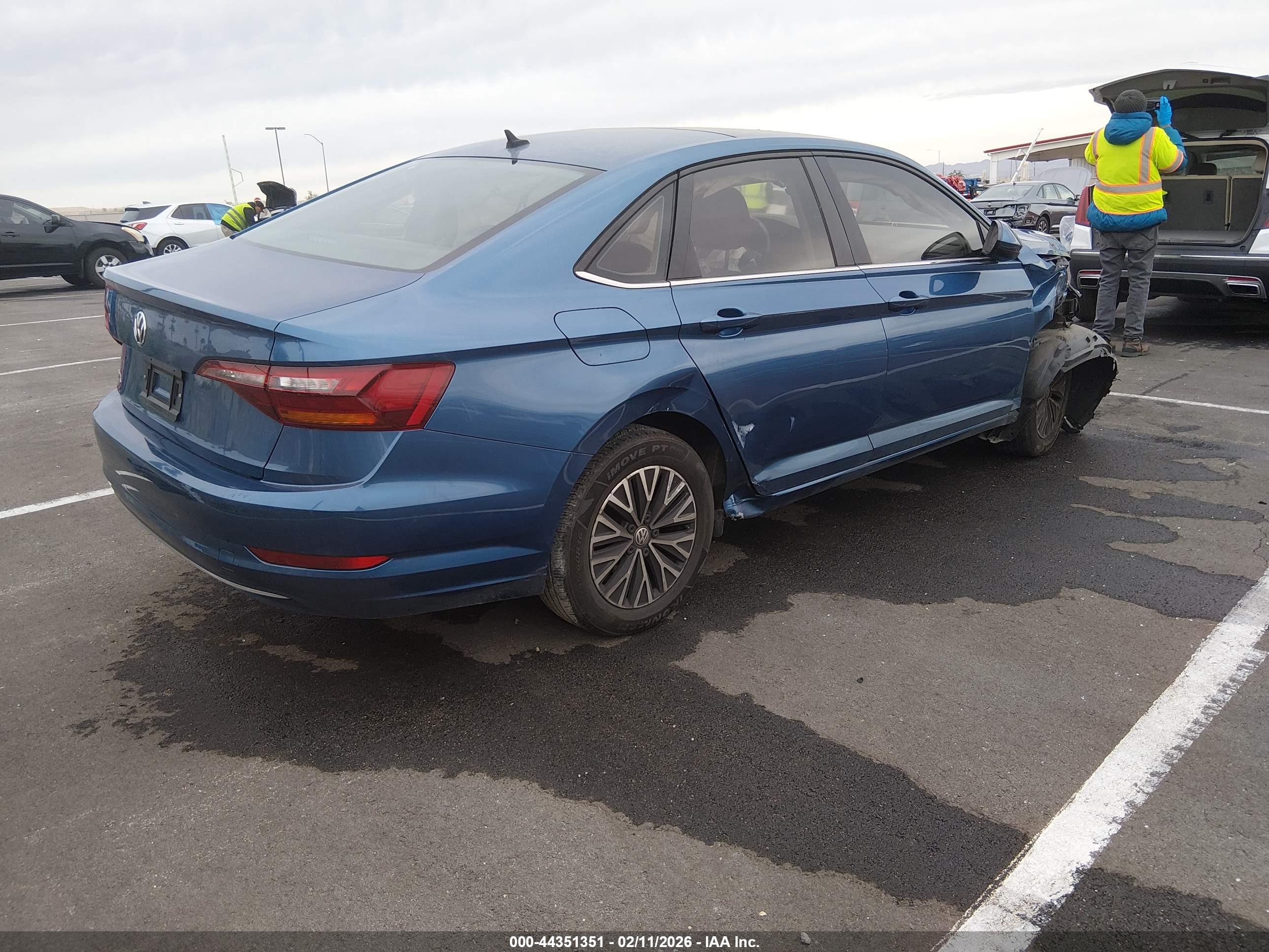 VOLKSWAGEN JETTA image 4