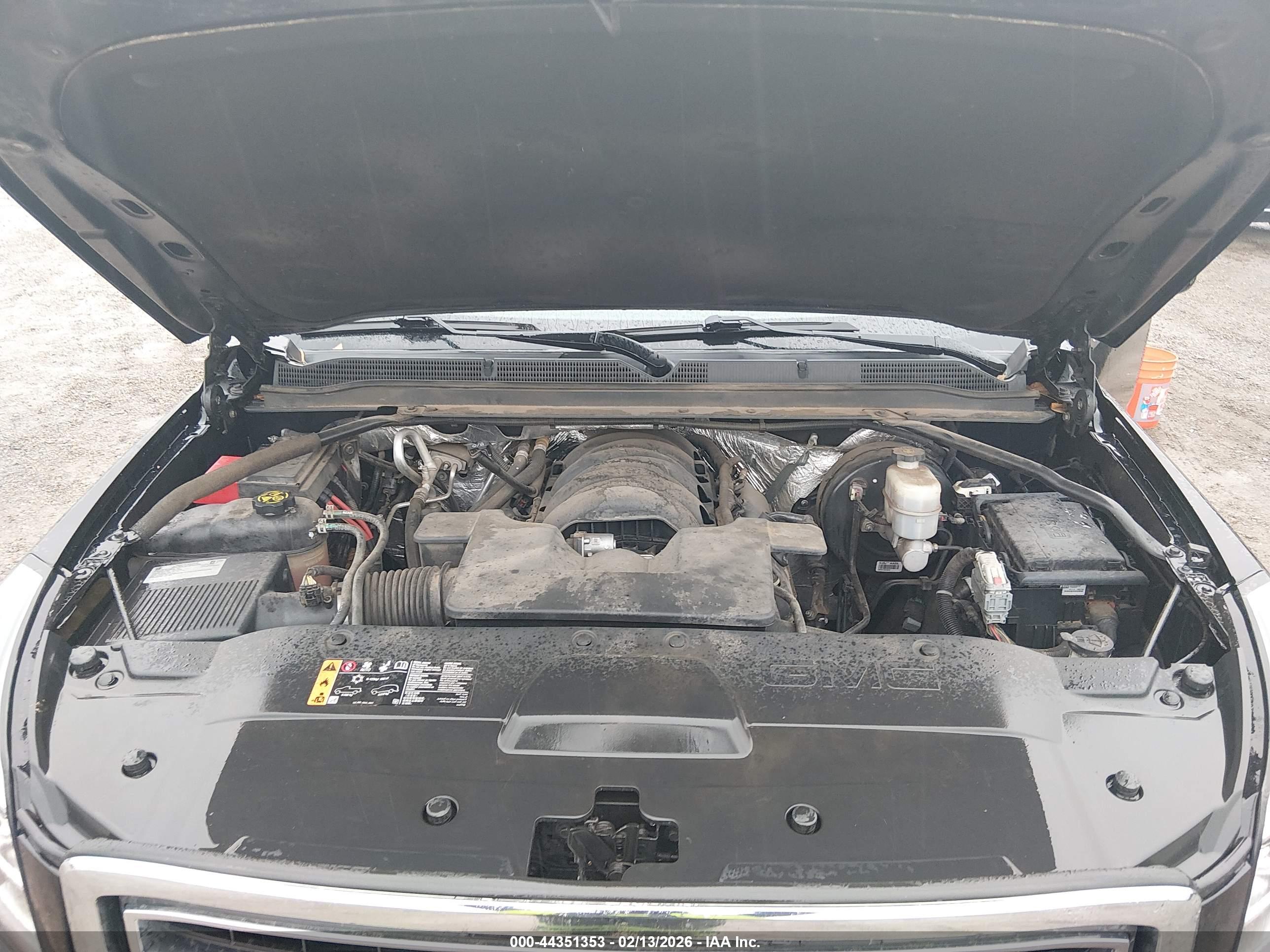 GMC YUKON image 10