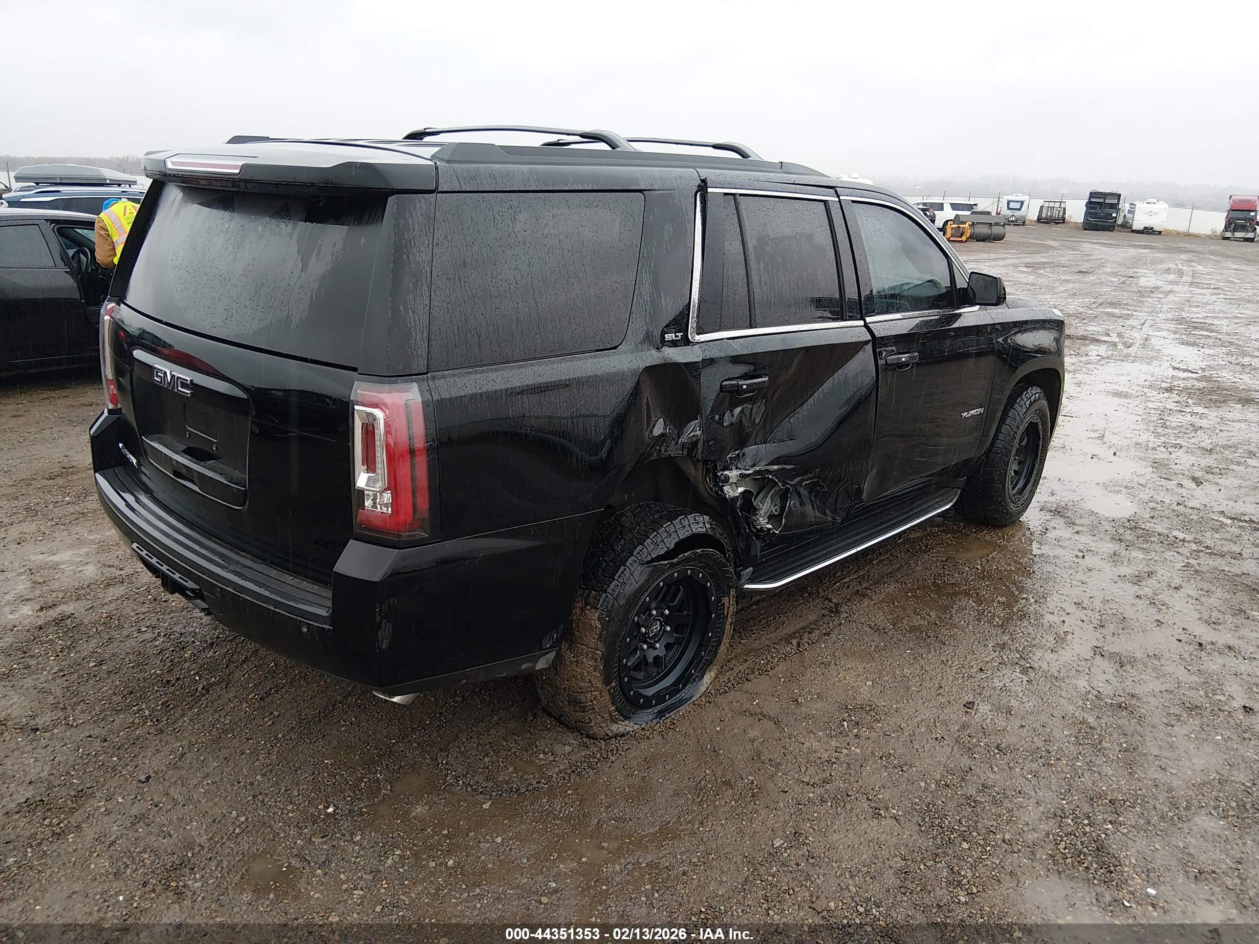 GMC YUKON image 4