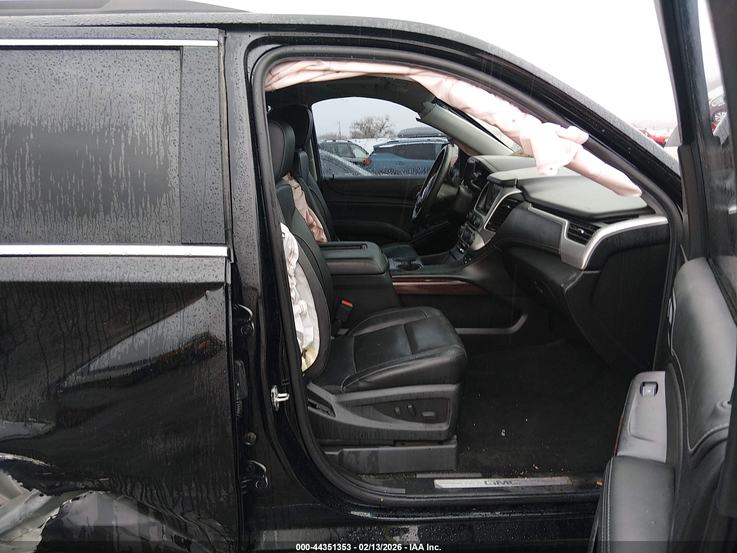 GMC YUKON image 5