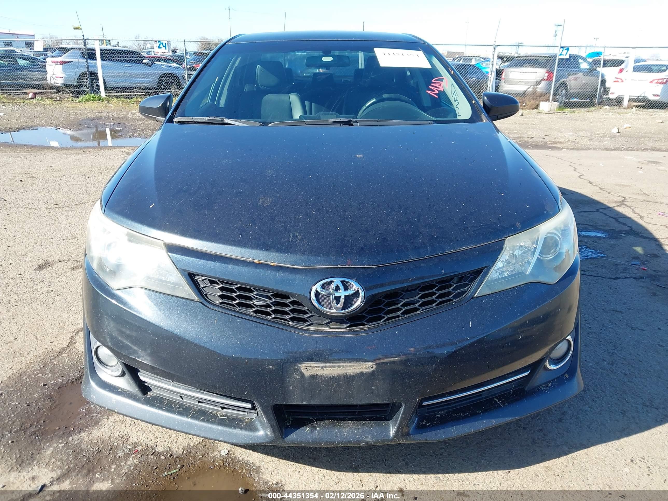 TOYOTA CAMRY image 6