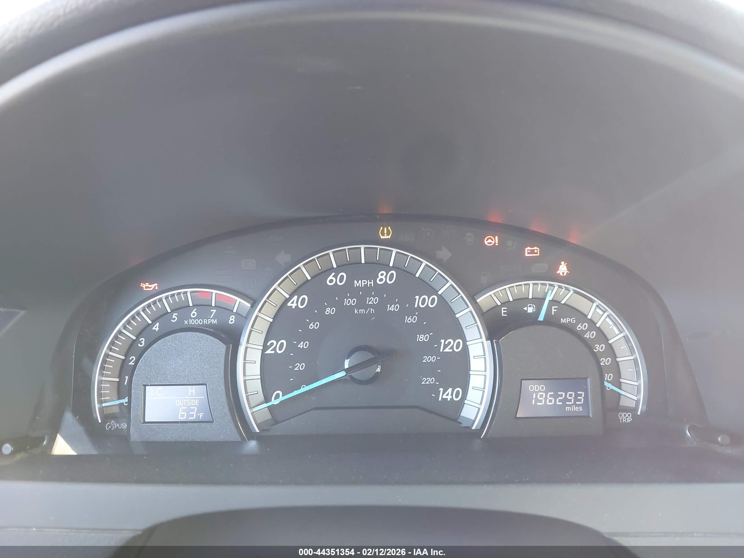 TOYOTA CAMRY image 7