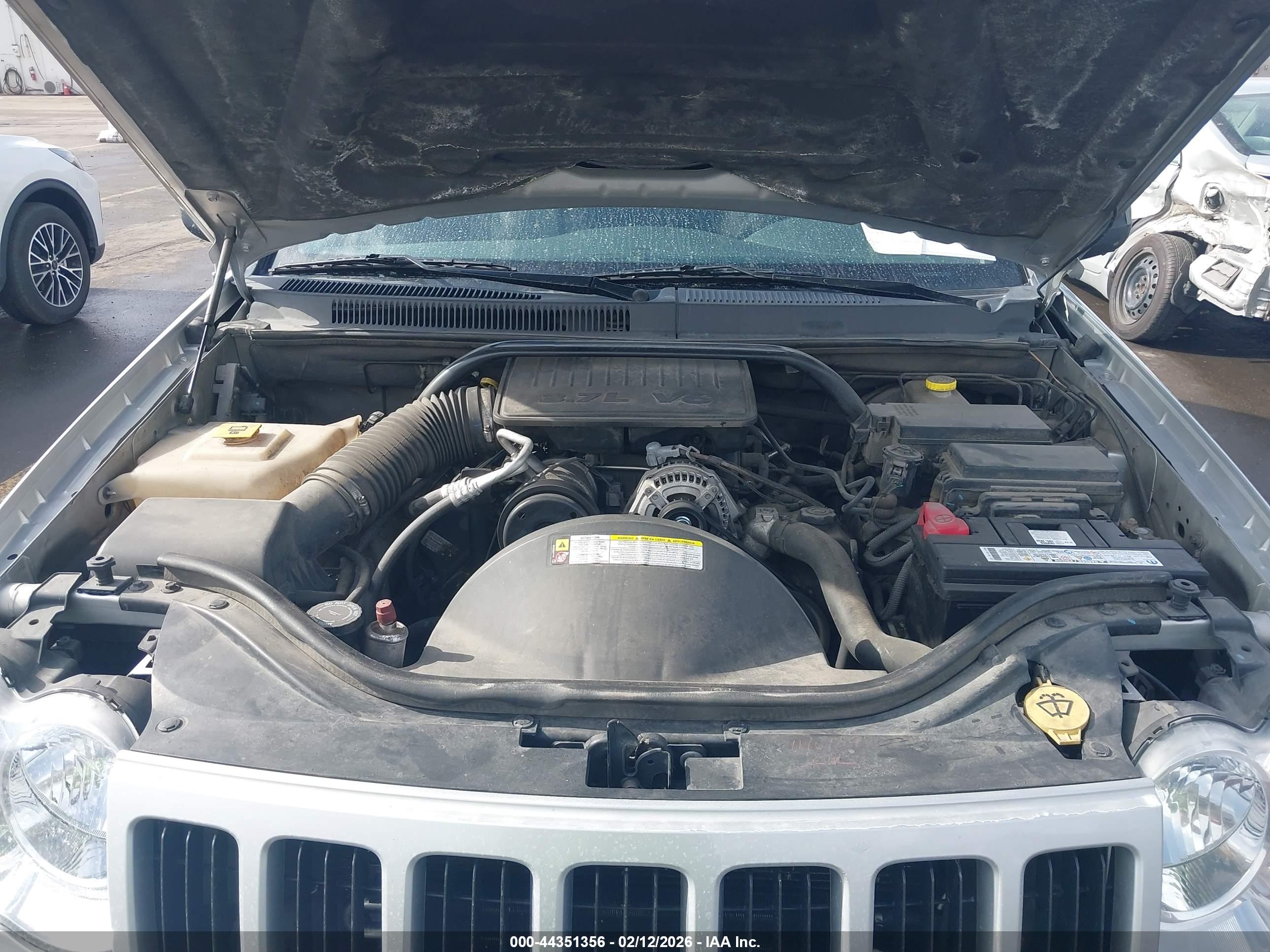 JEEP GRAND image 10