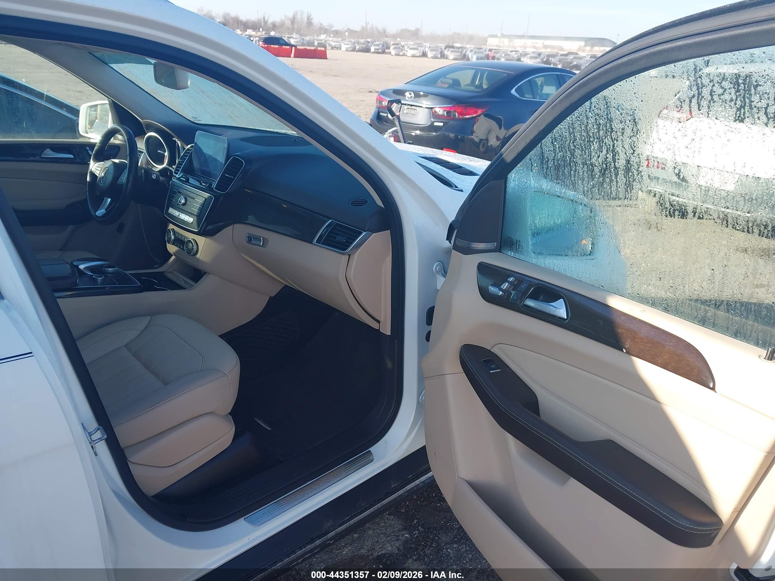 MERCEDES-BENZ GLE image 5
