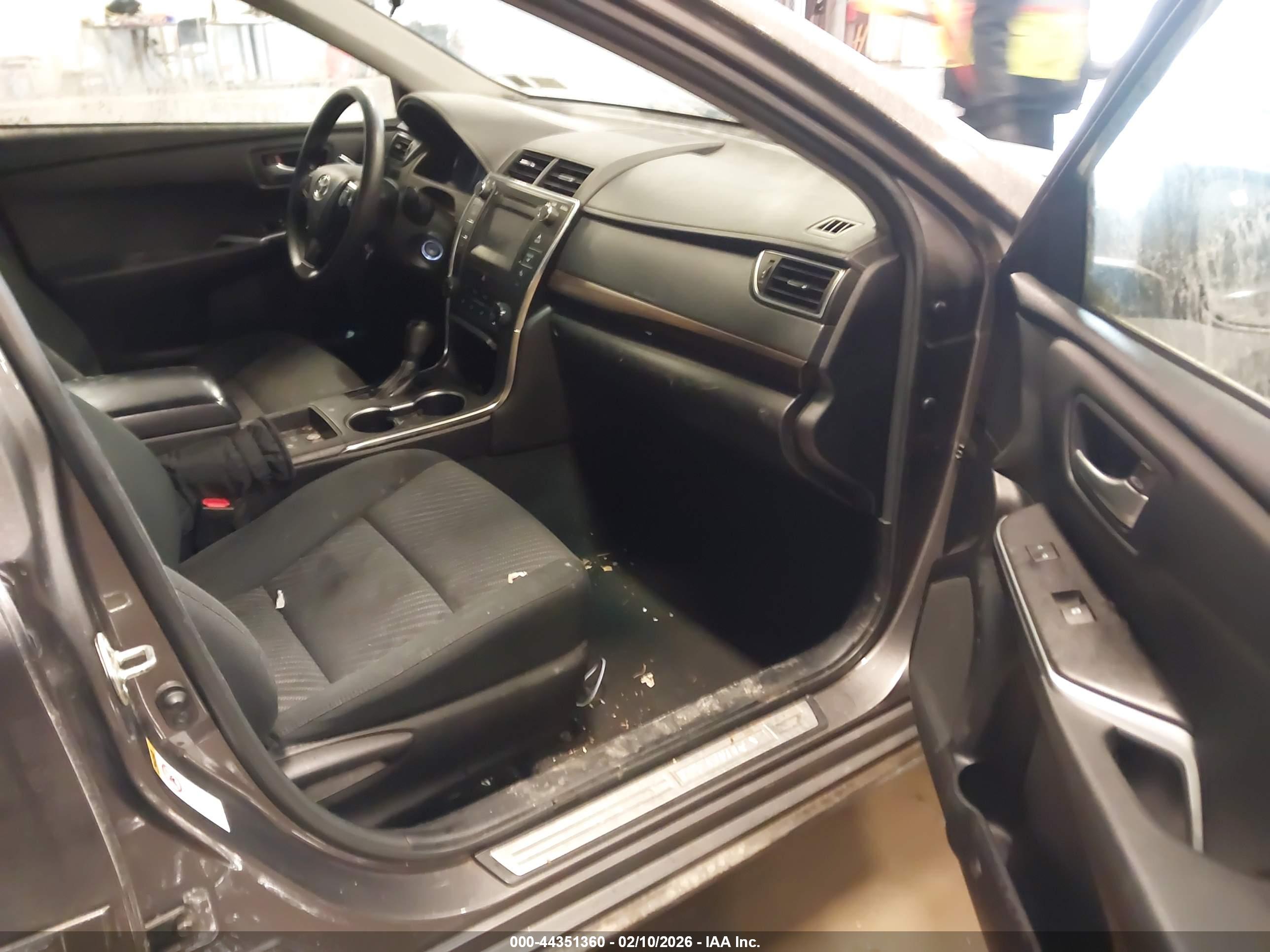 TOYOTA CAMRY image 5