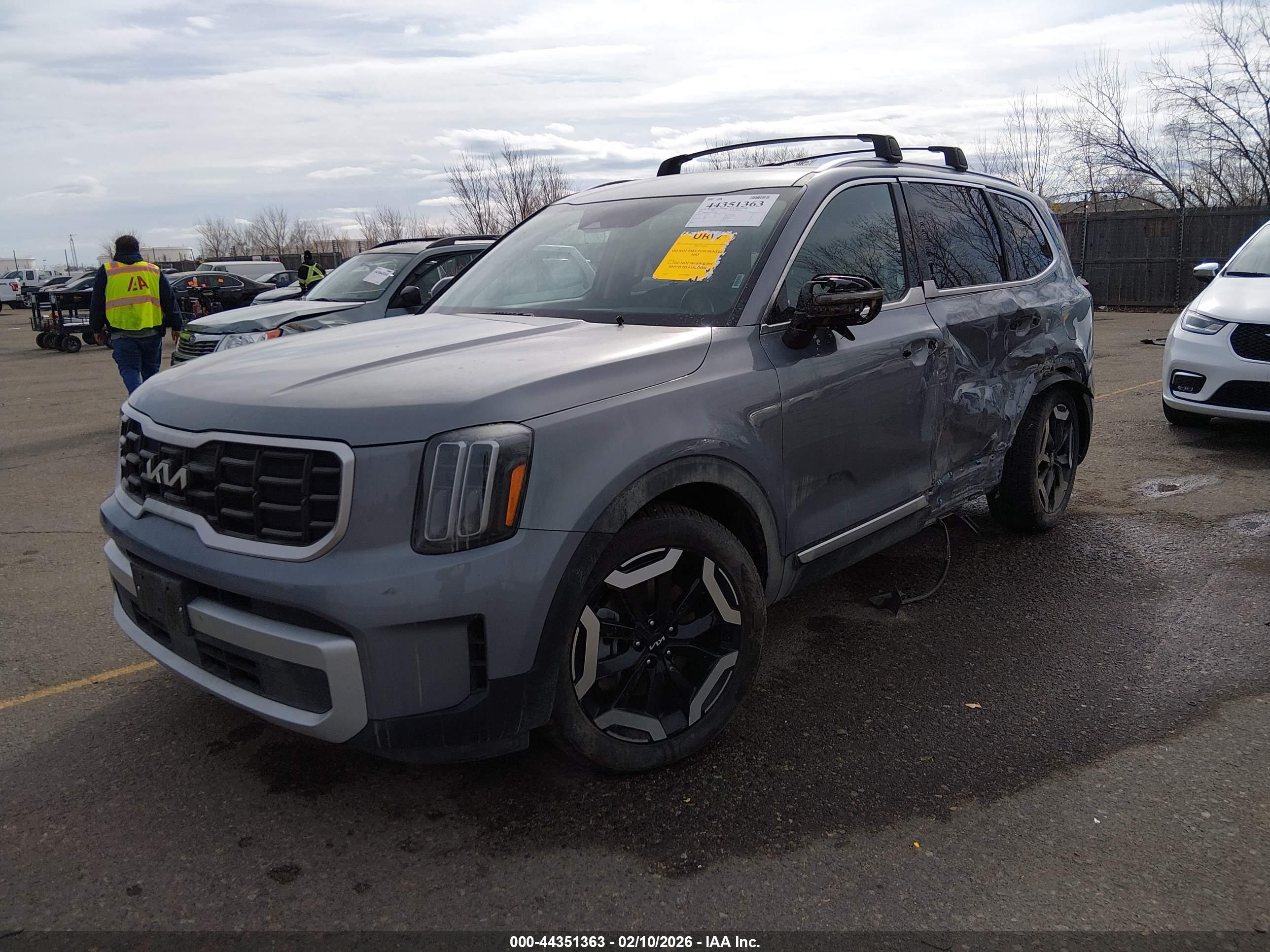 KIA TELLURIDE image 2